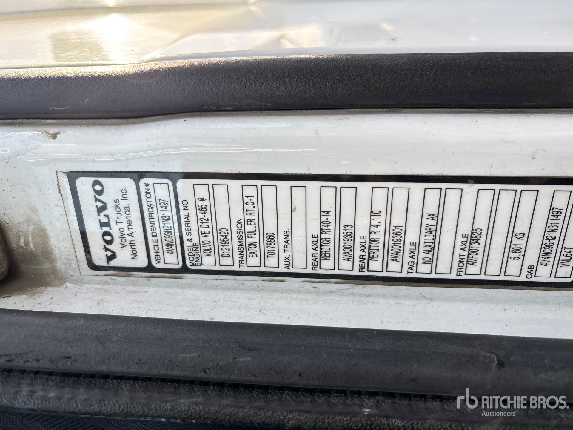 2001 Volvo VNL