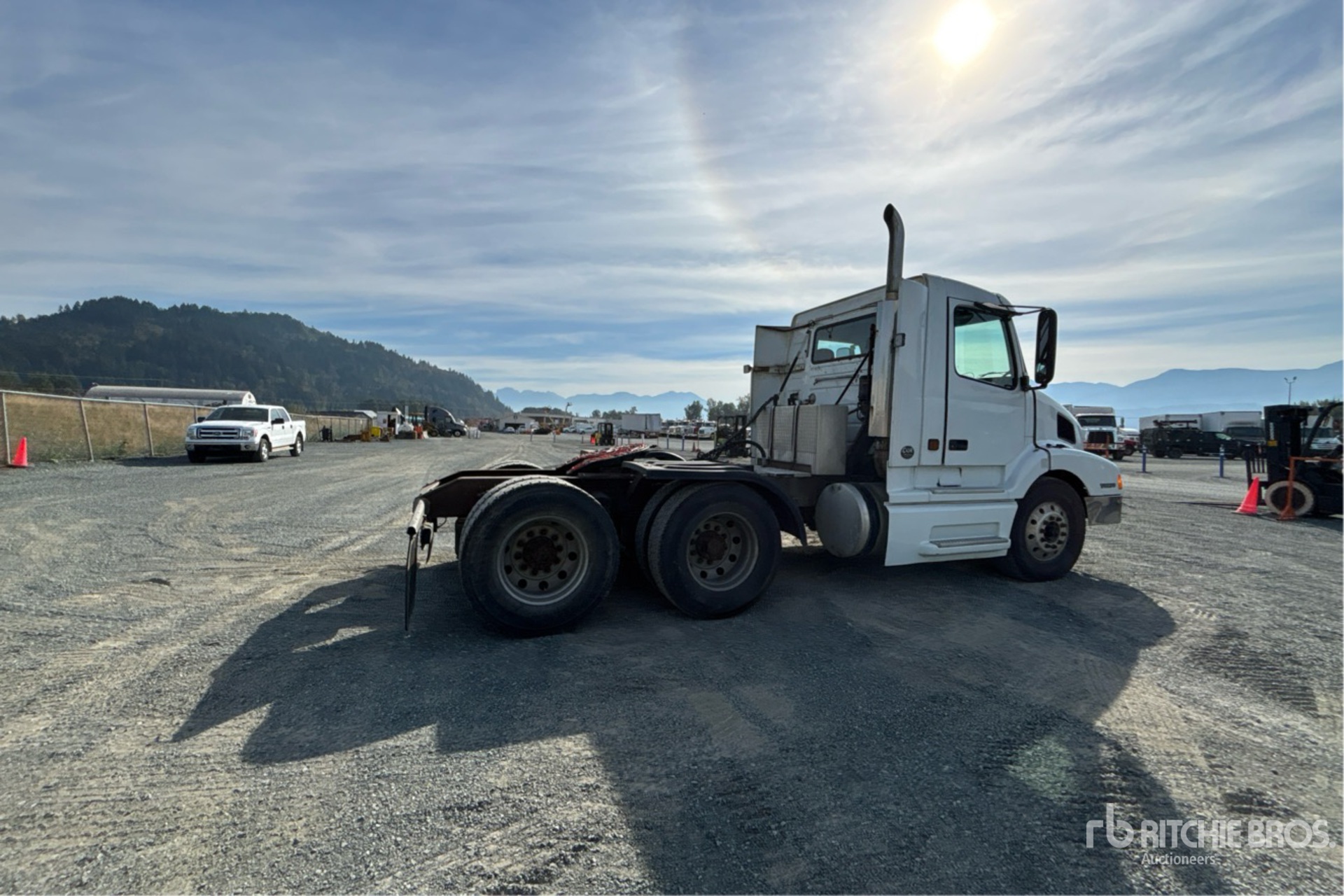 2001 Volvo VNL