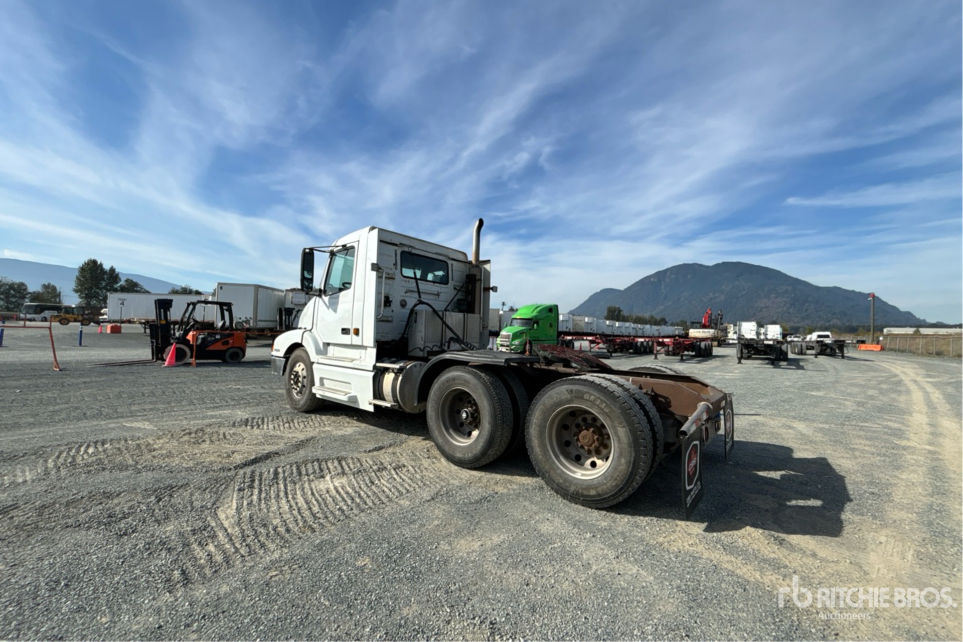 2001 Volvo VNL