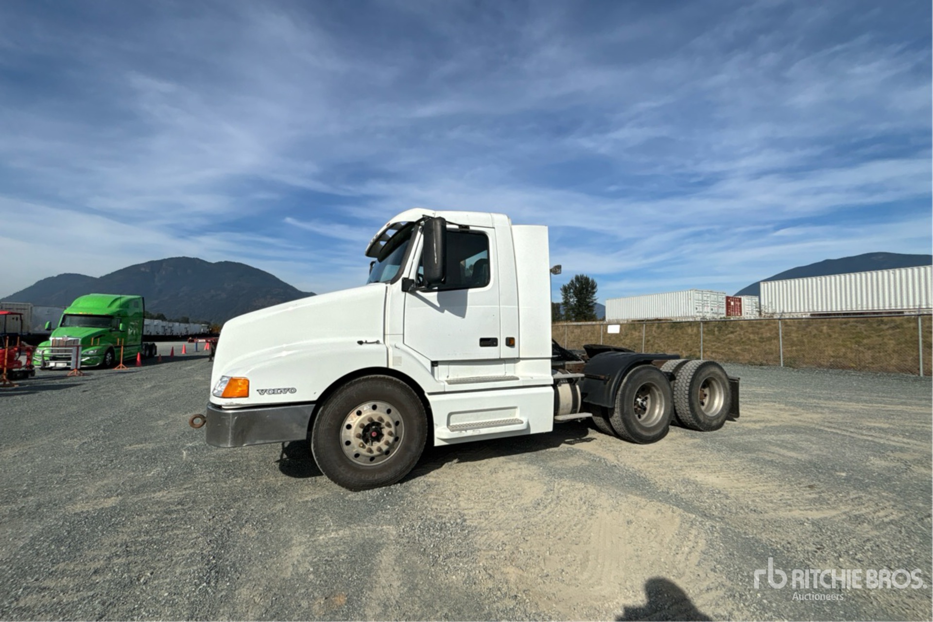 2001 Volvo VNL