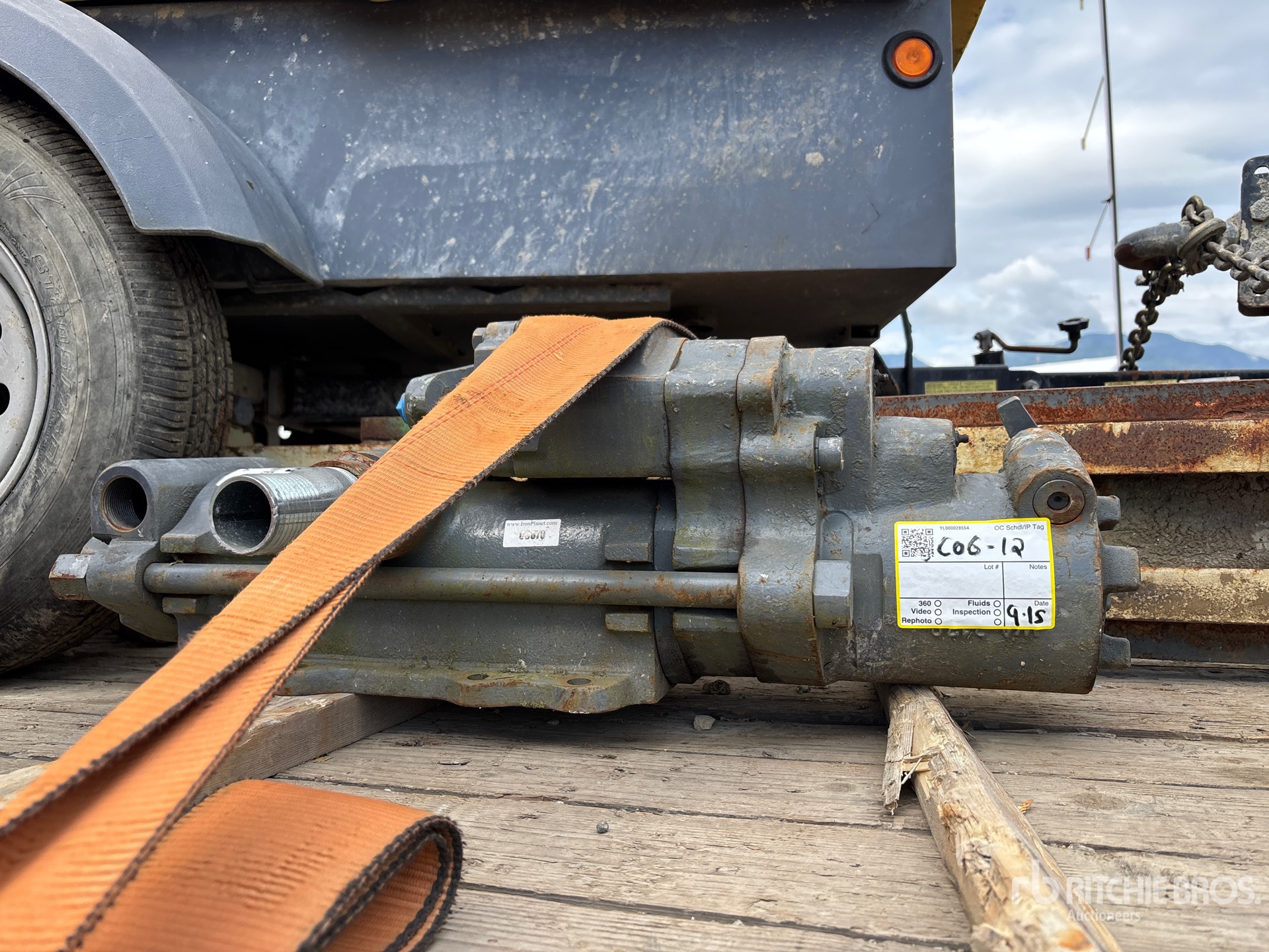 Wolfe ROCK HAMMER DRILL ASSEMBLY