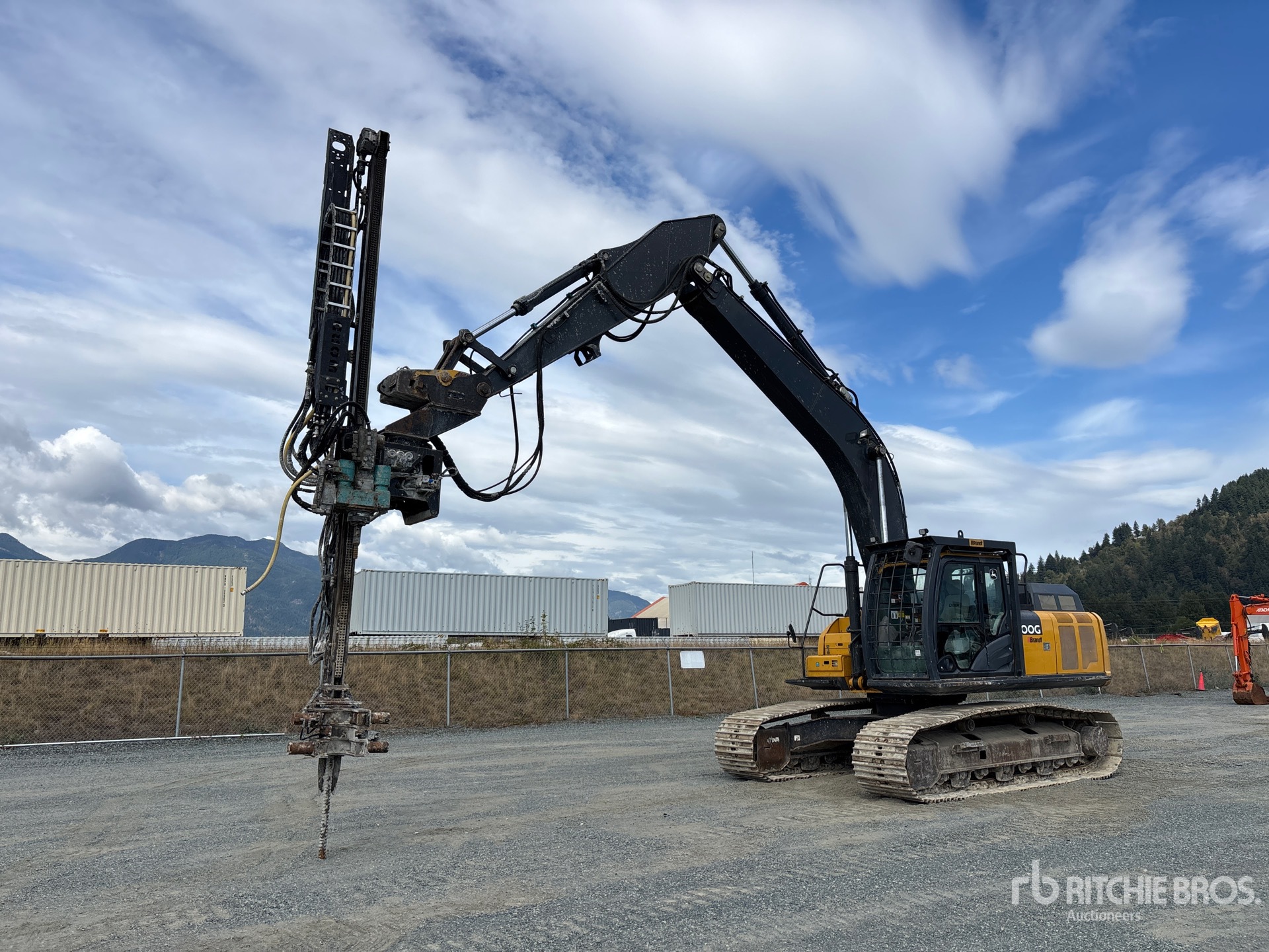 Photo of 2020 John Deere 300GLC