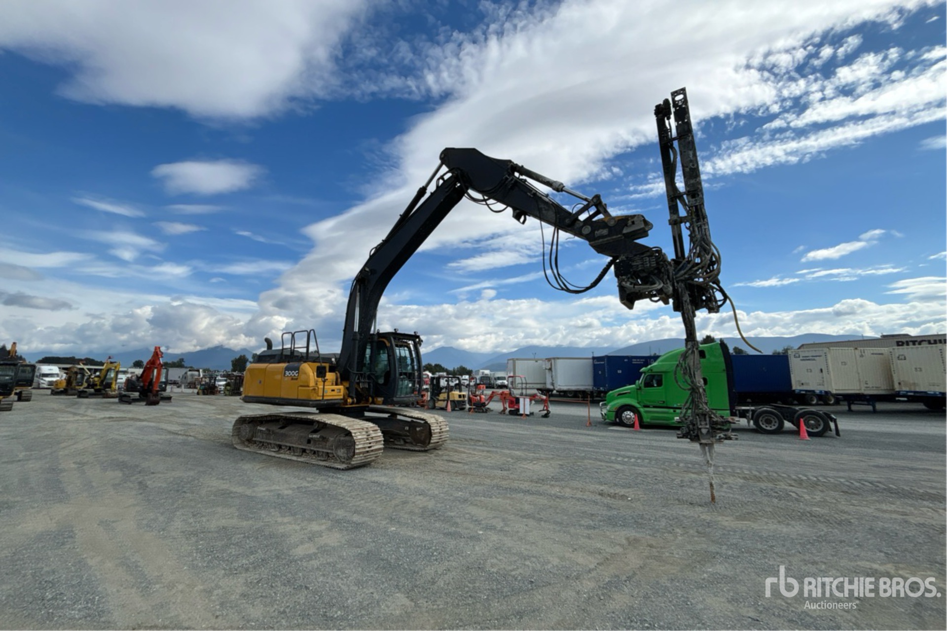2020 John Deere 300GLC