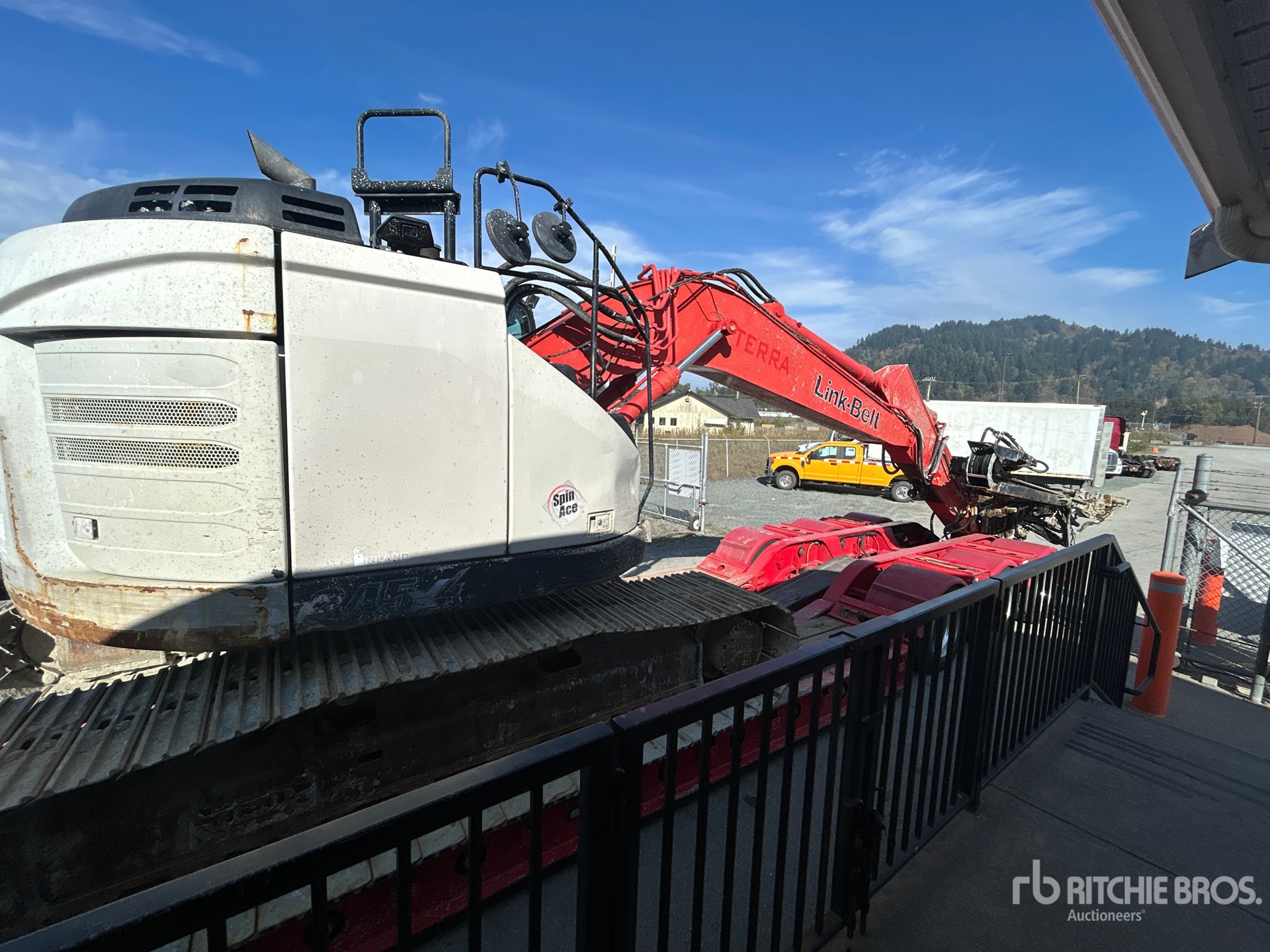2019 Link-Belt 245X4LC