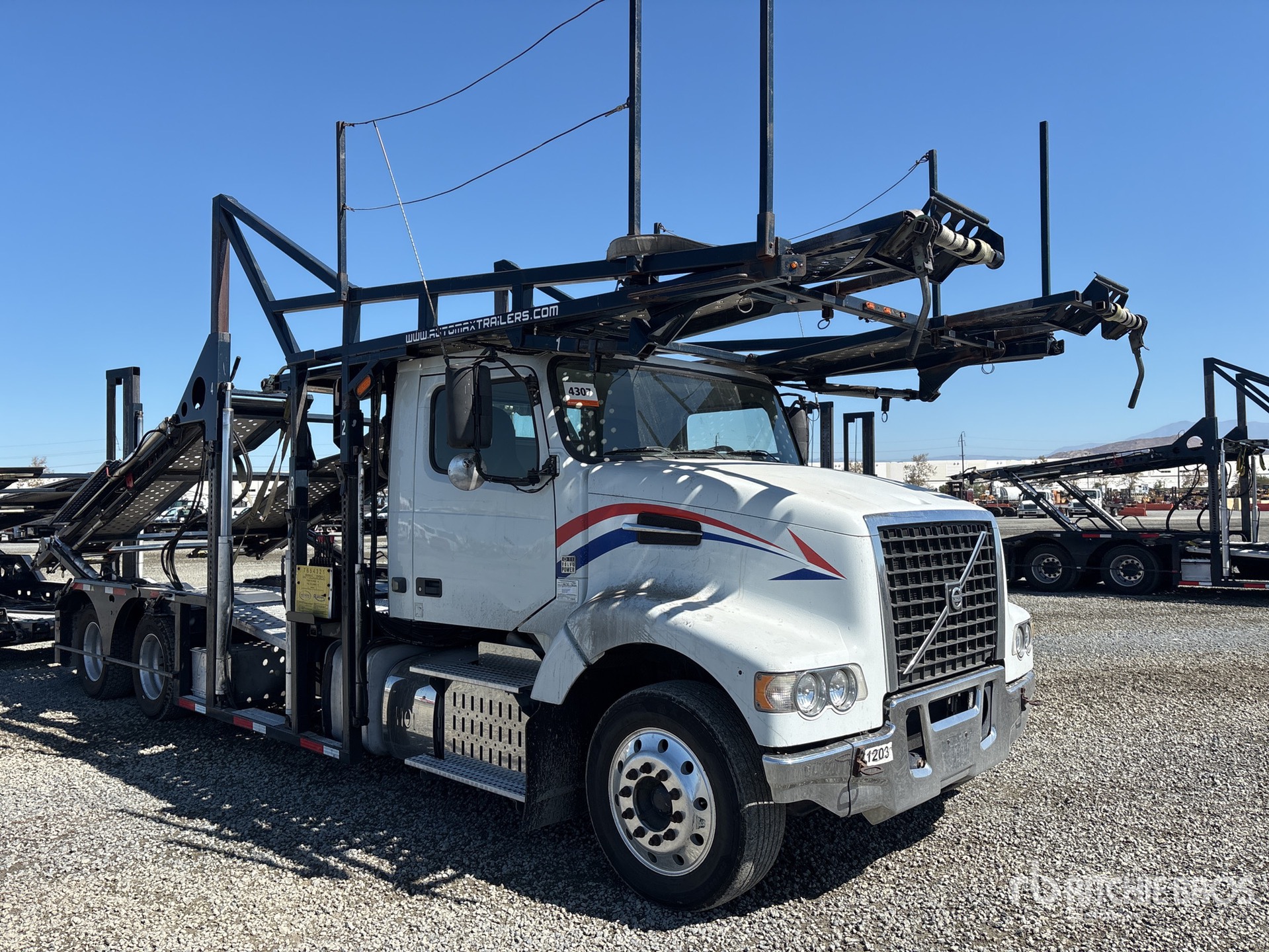 2017 Volvo VAH
