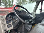 Cab with Elementy sterujące układem sterowania