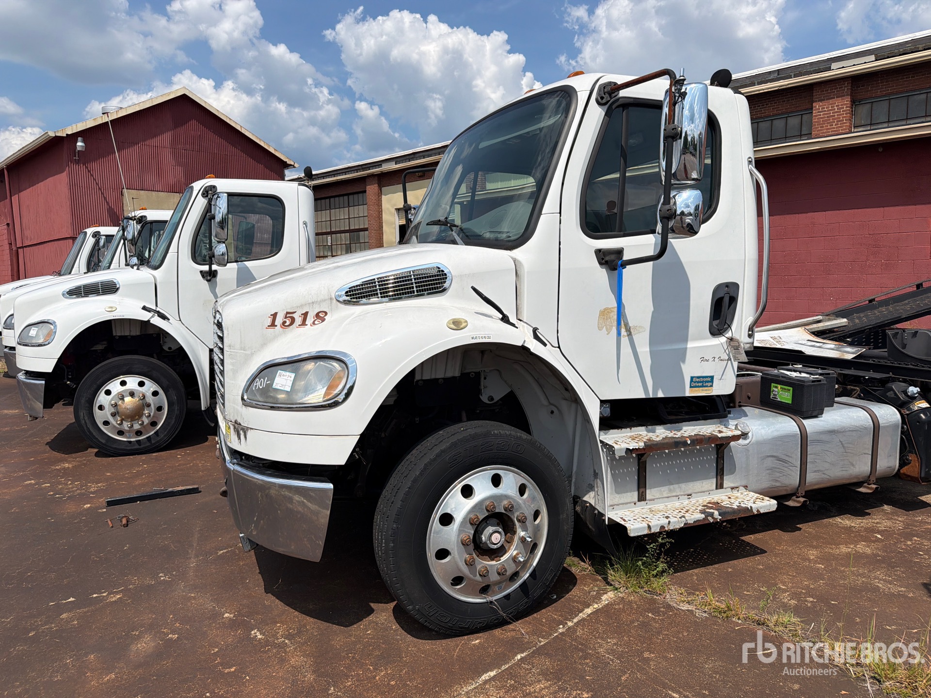 2015 Freightliner M2 106