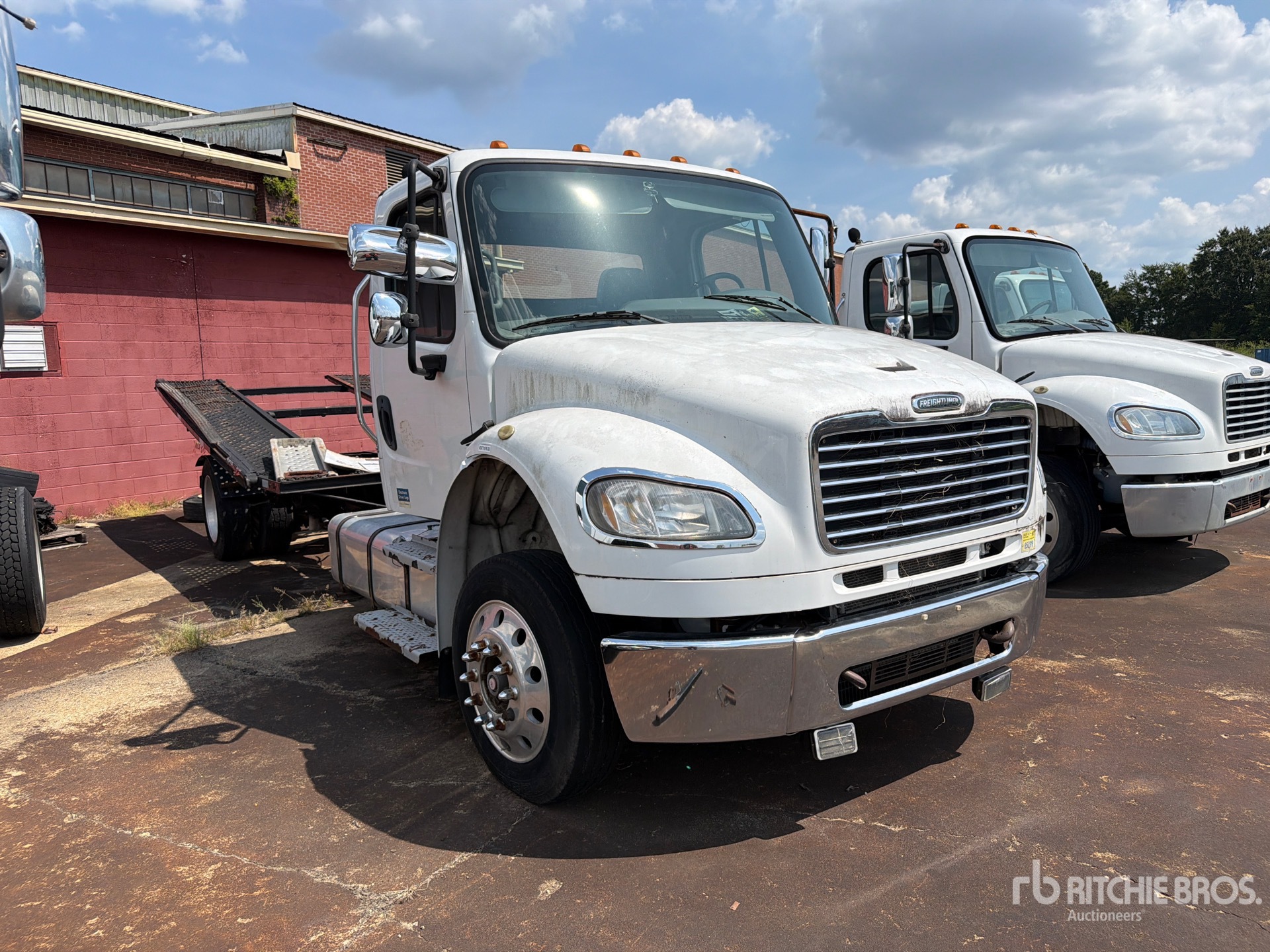 2015 Freightliner M2 106