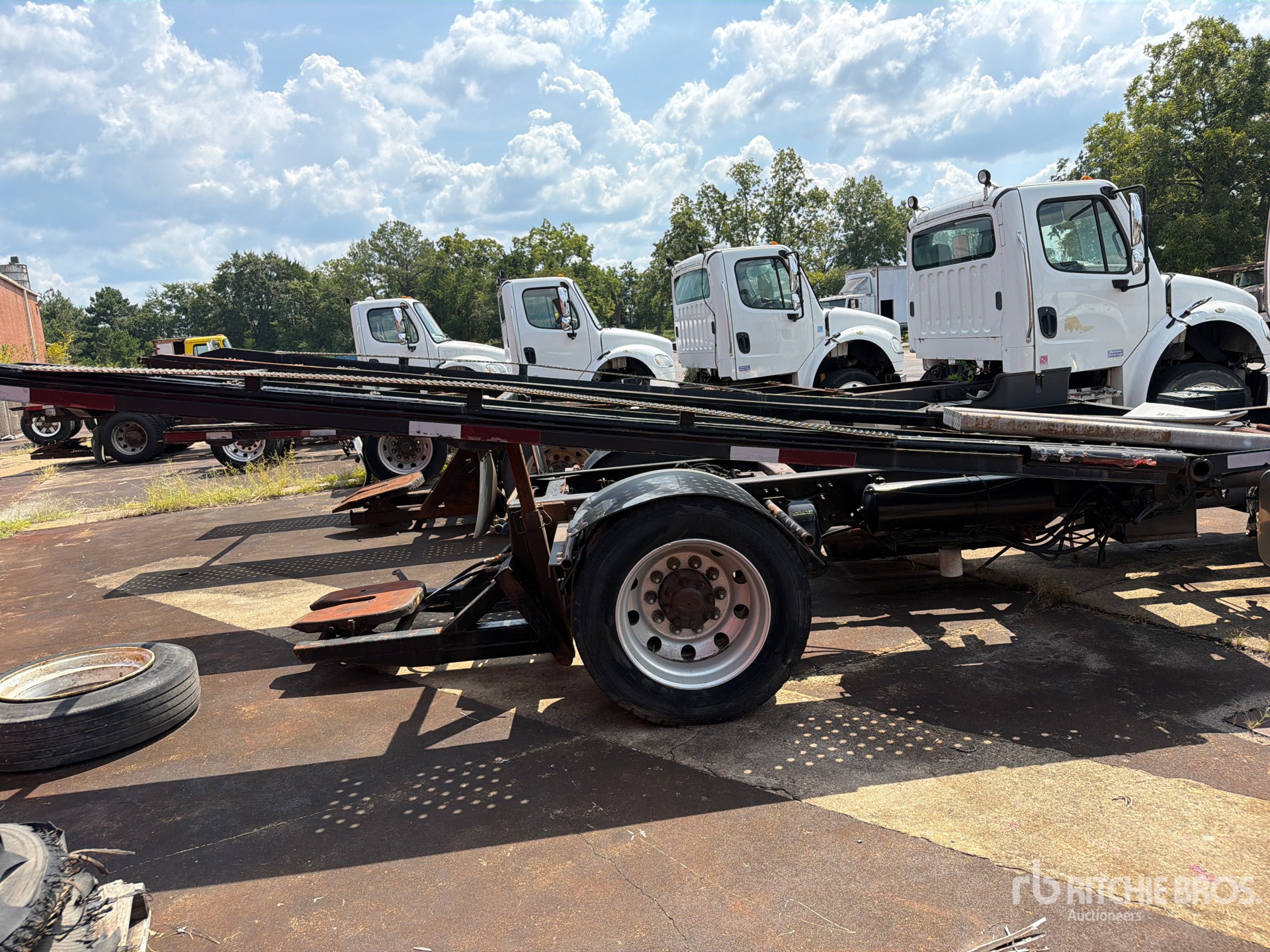 2015 Freightliner M2 106