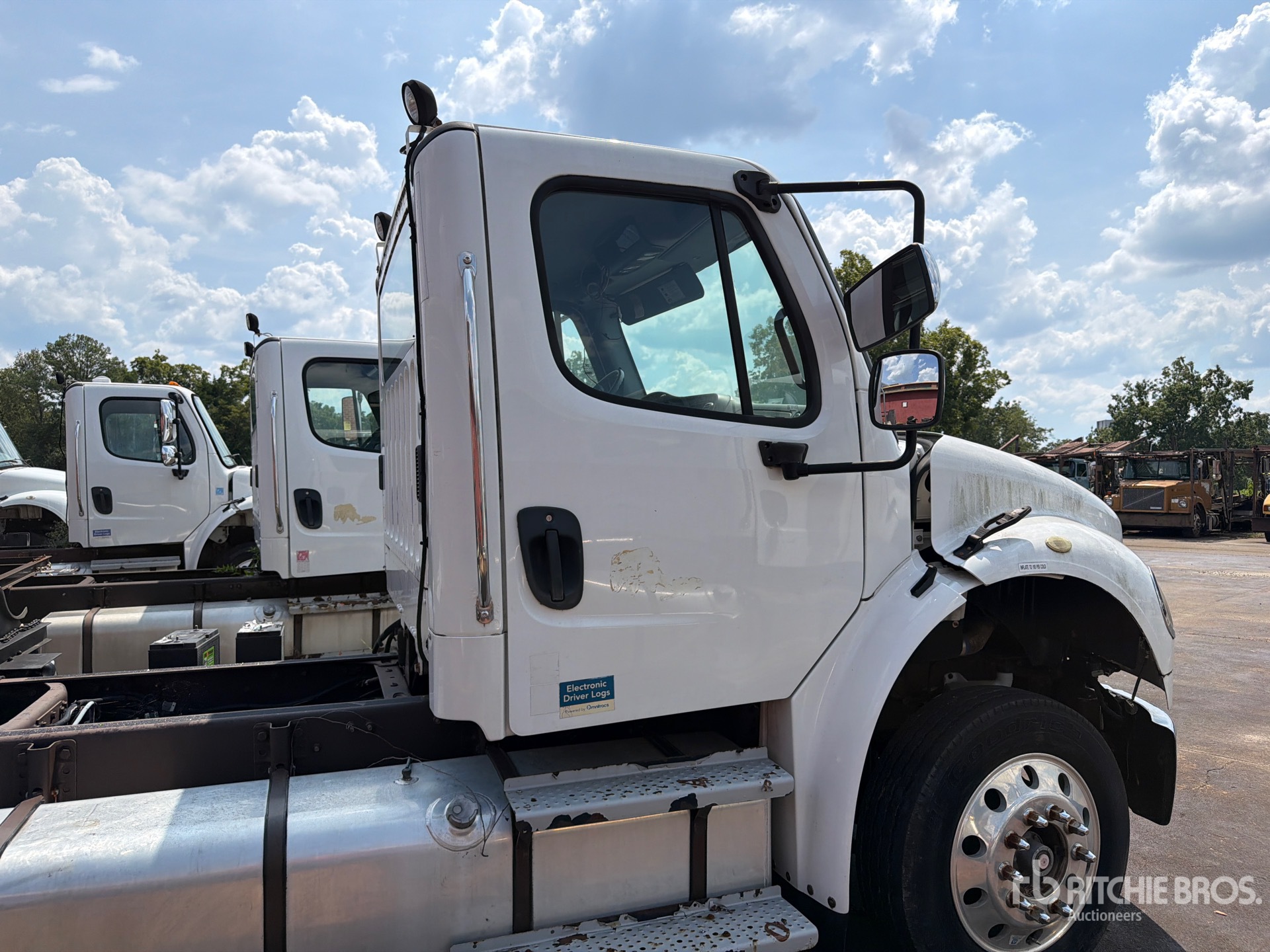 2015 Freightliner M2 106