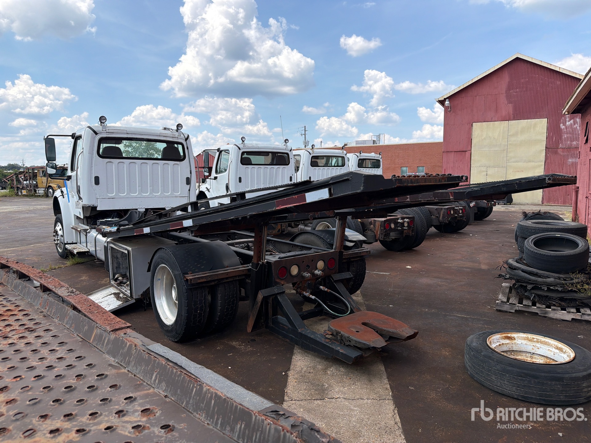 2015 Freightliner M2 106
