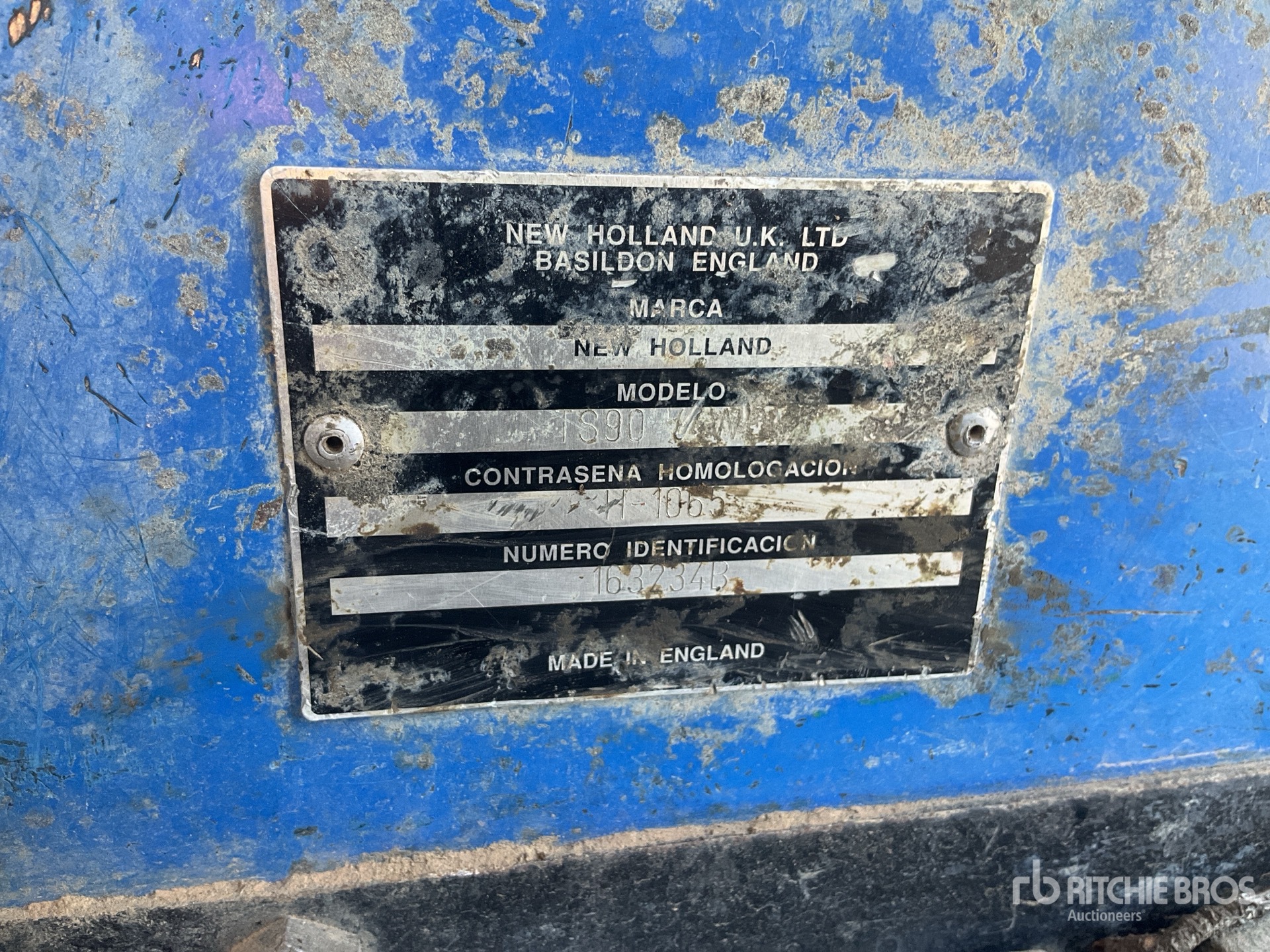 2001 New Holland TS90