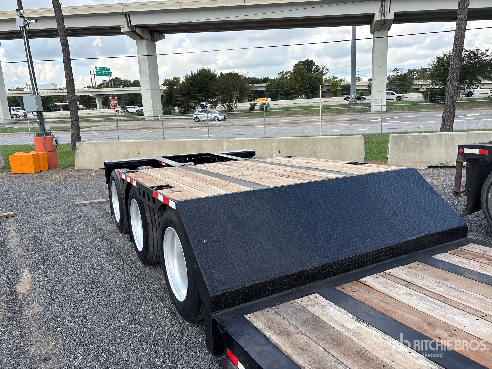 2000 Kalyn Siebert Tri/A Removable Gooseneck