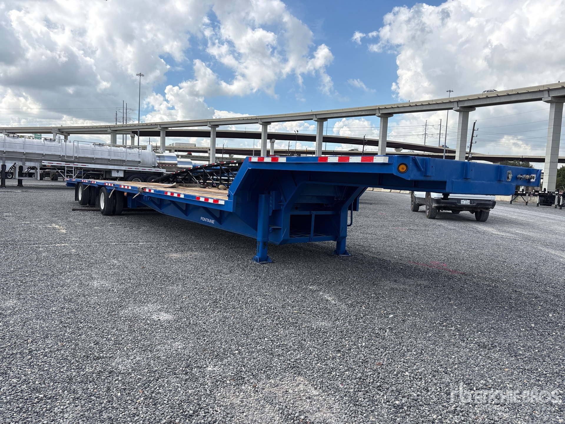 2004 Fontaine 53 ft T/A Spread Axle
