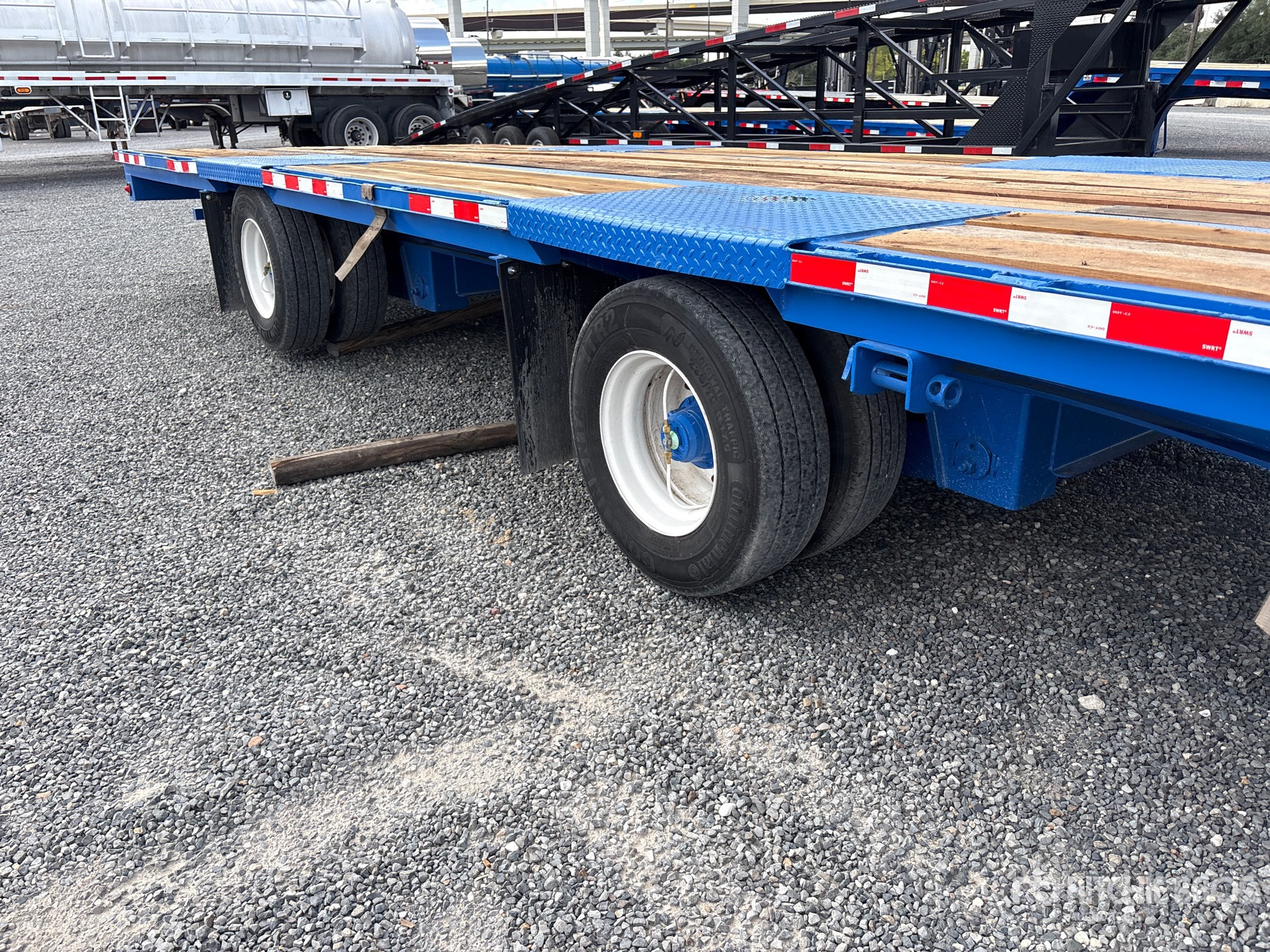 2004 Fontaine 53 ft T/A Spread Axle
