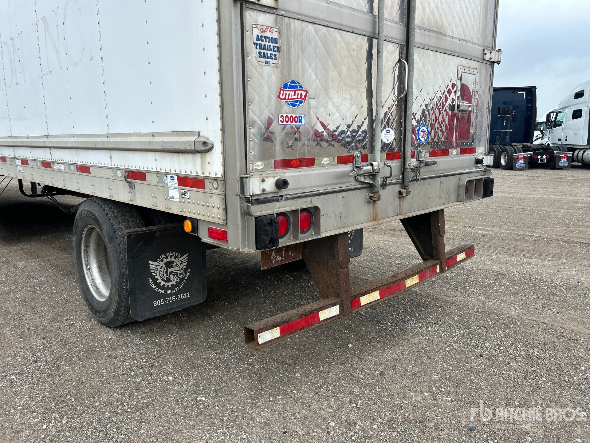 2014 Utility 3000R
