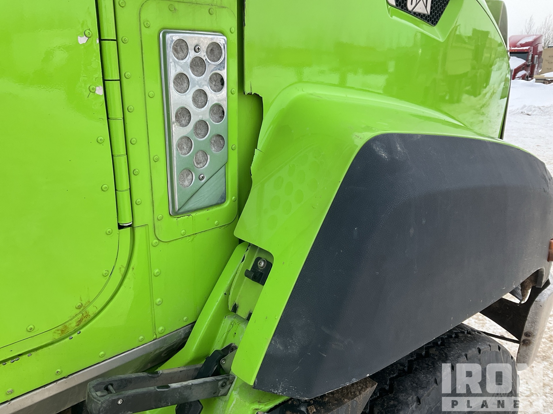 2013 Komatsu CT660