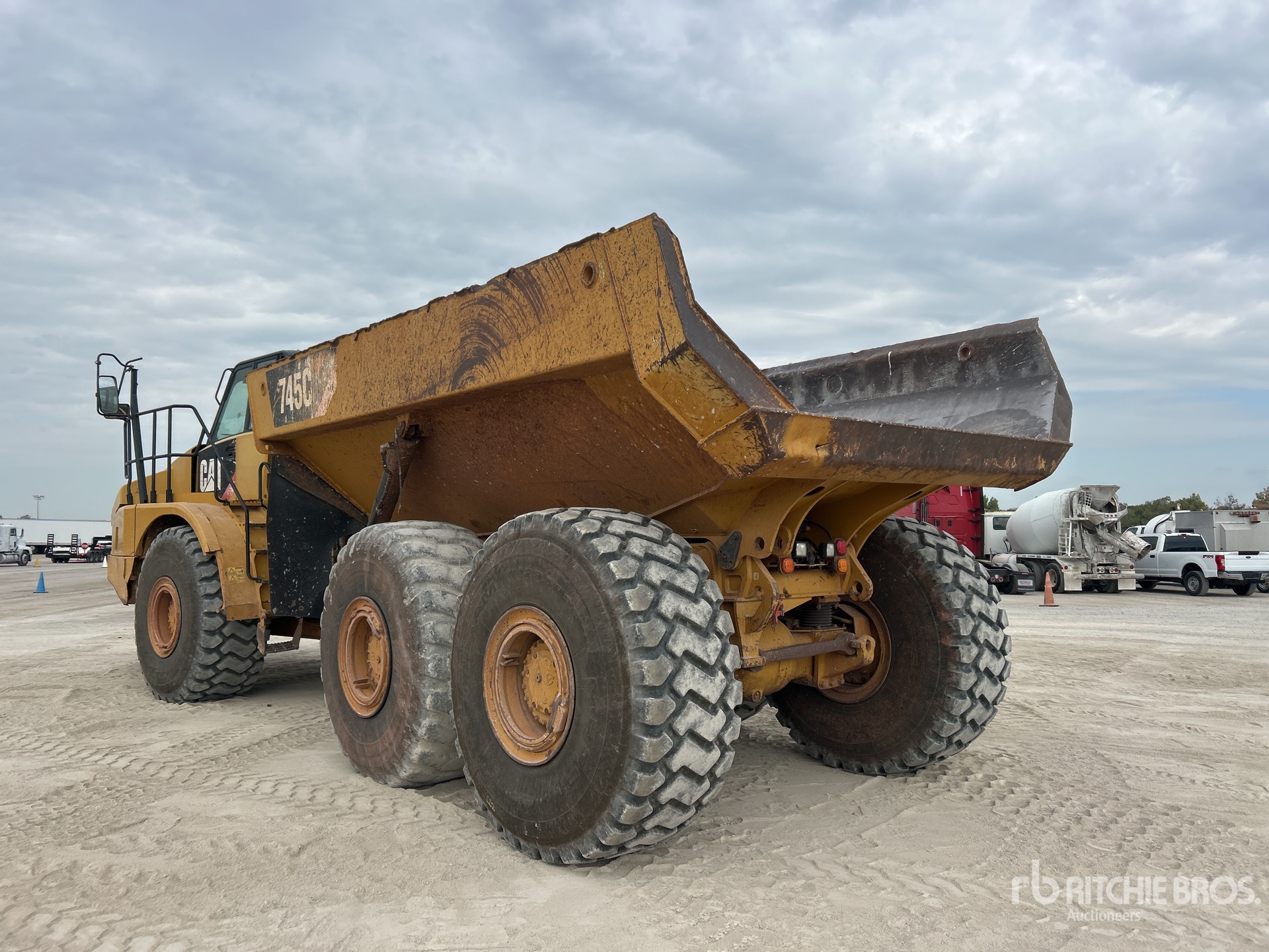 2017 Caterpillar 745C