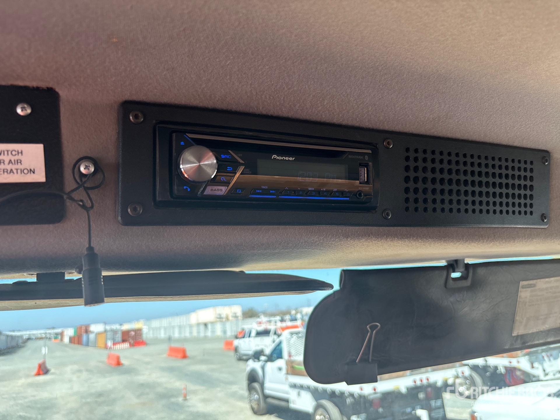2005 Freightliner FL-70