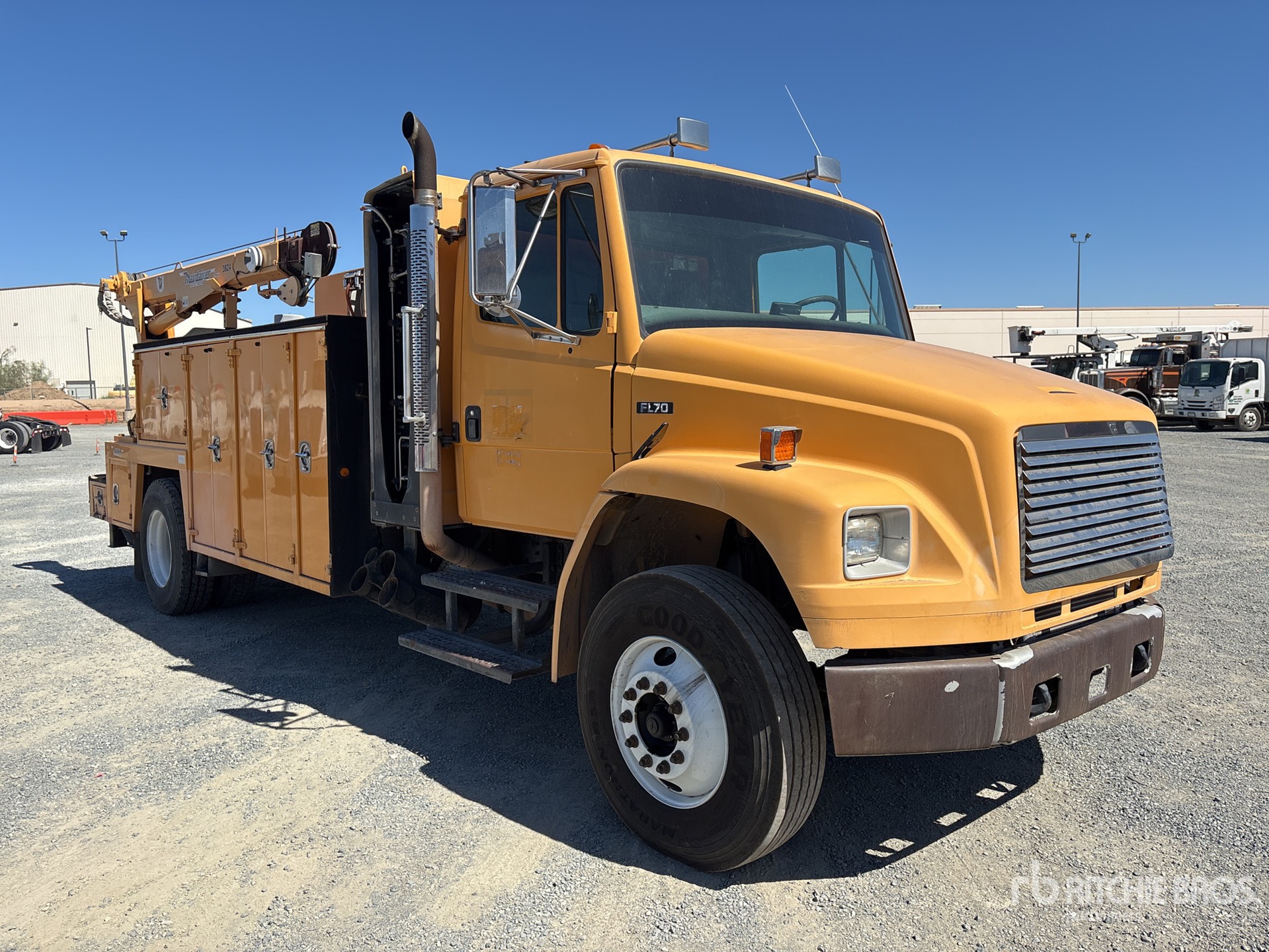 2005 Freightliner M2 106