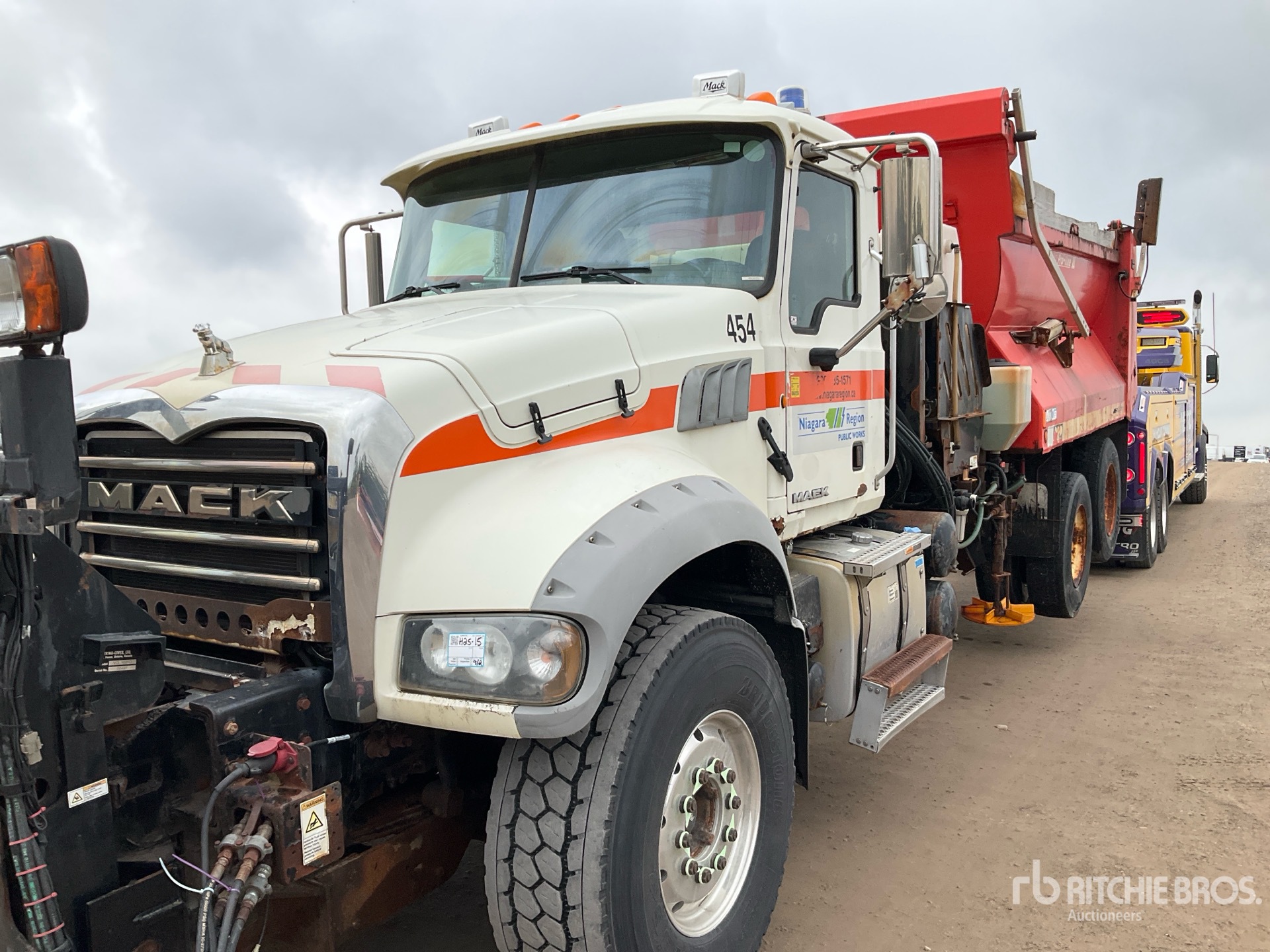 Photo of 2013 Mack GU713