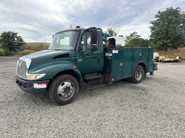 2006 International 4300 4x2 Utility Truck