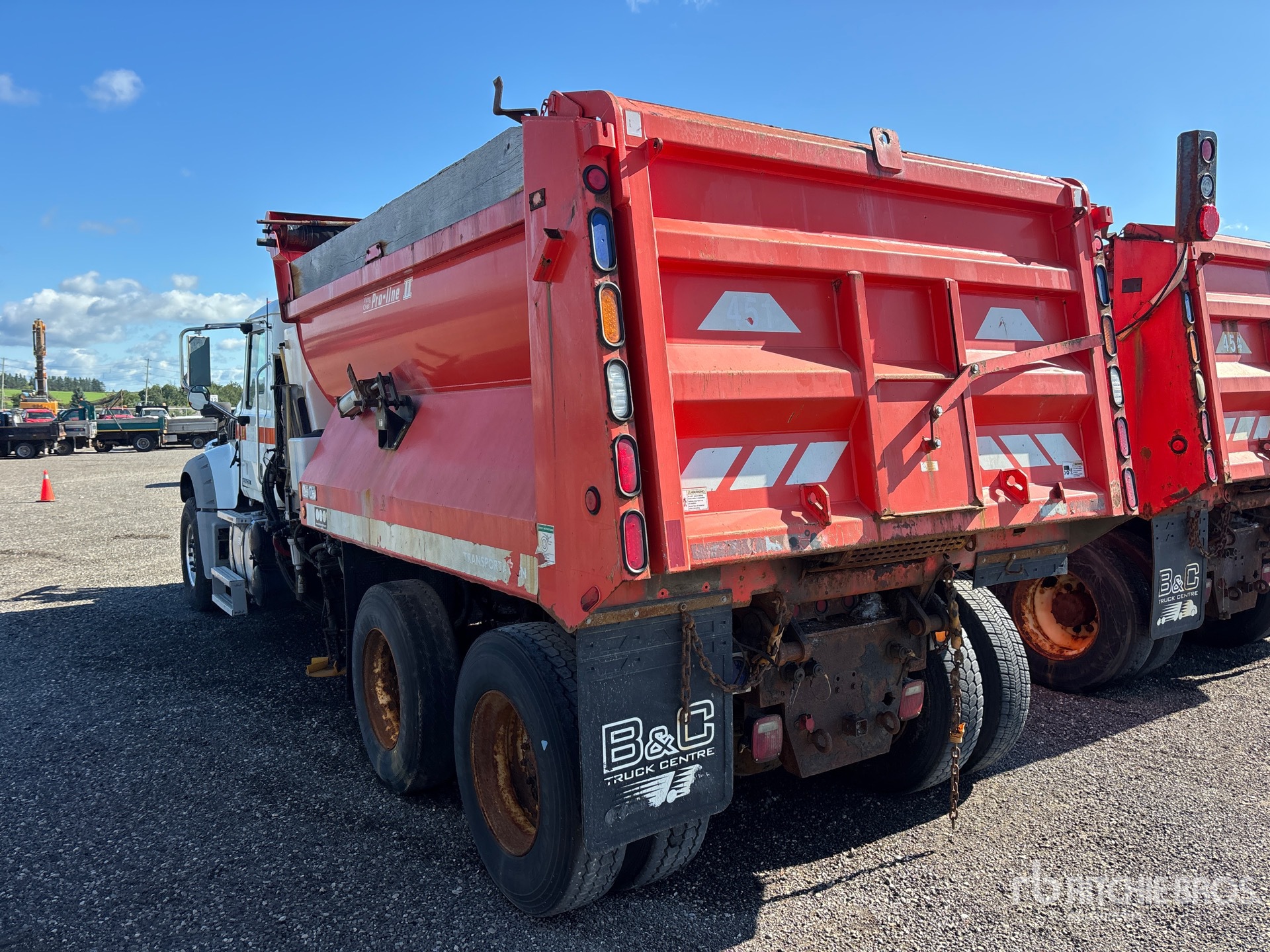 2013 Mack GU713
