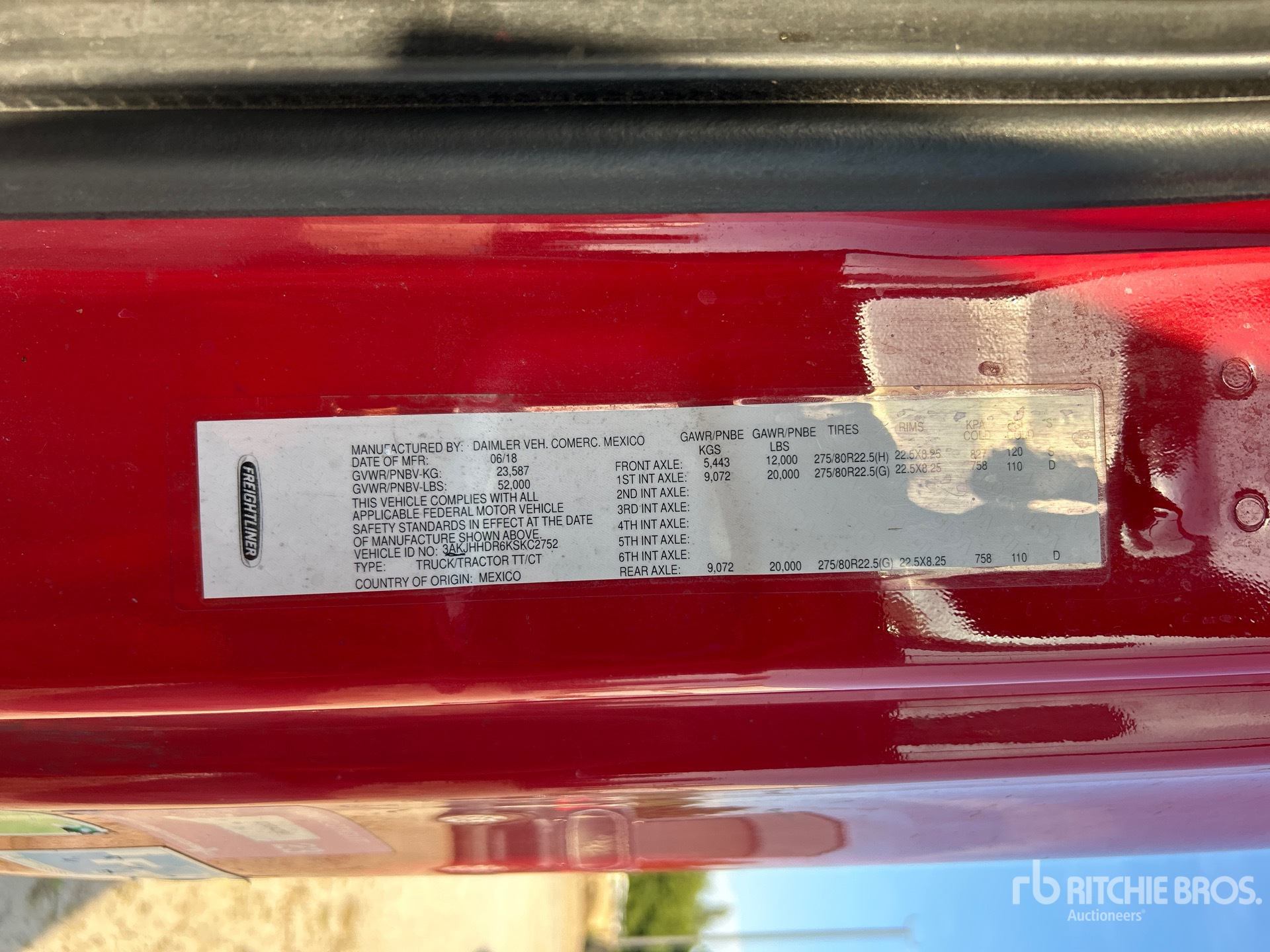 2019 Freightliner CASCADIA 126