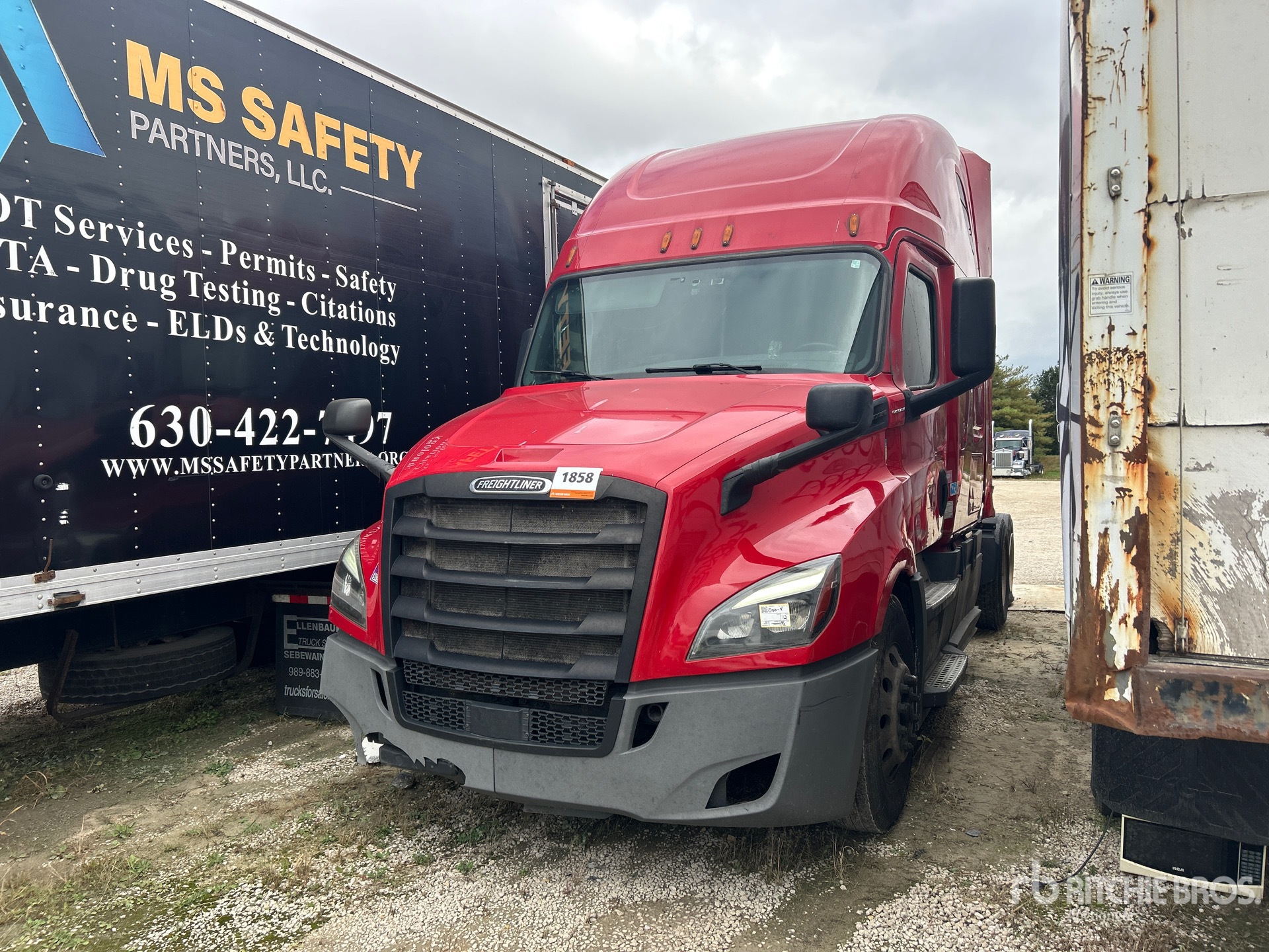 2019 Freightliner CASCADIA 126