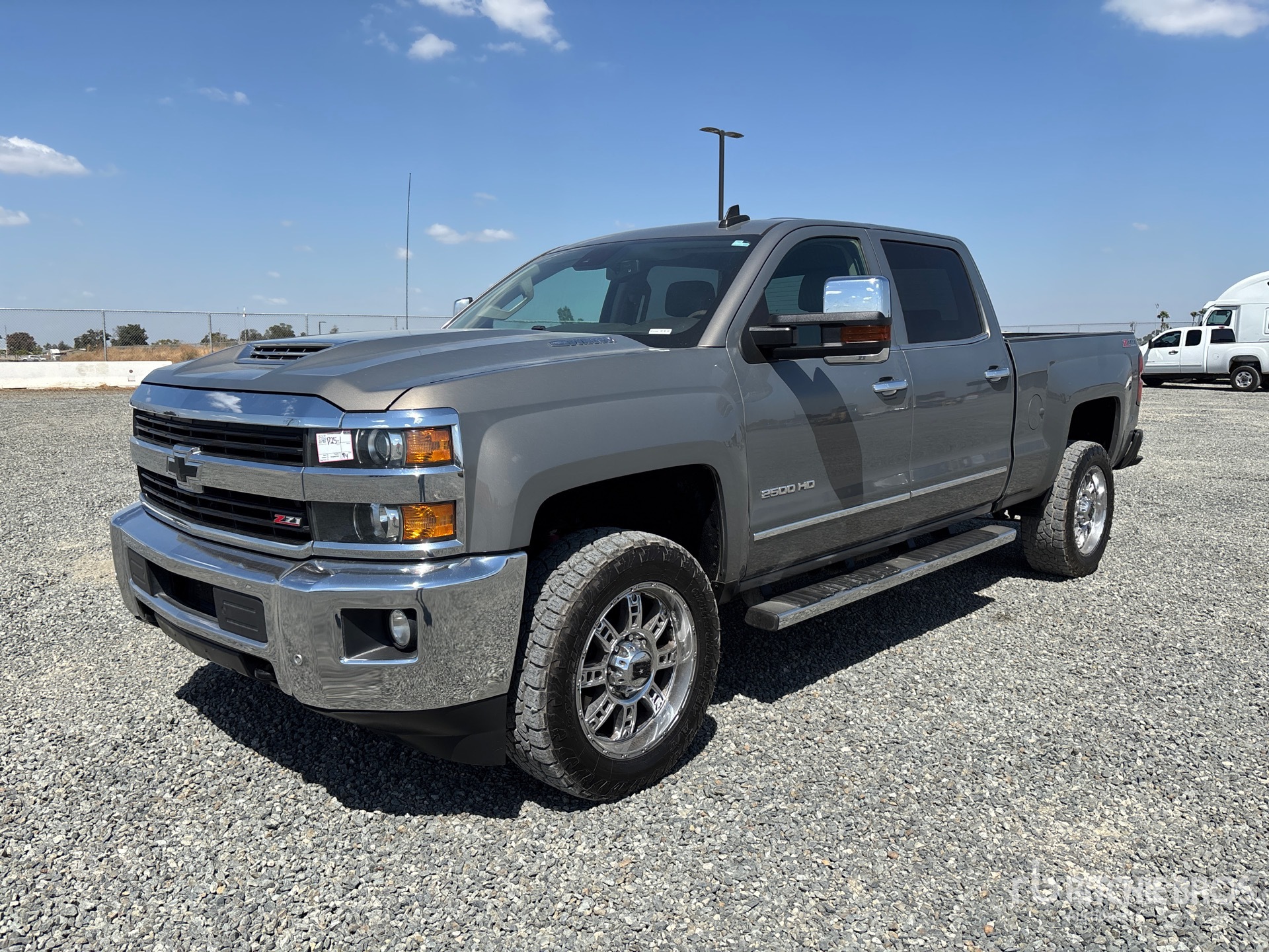 Photo of 2017 Chevrolet SILVERADO 2500H