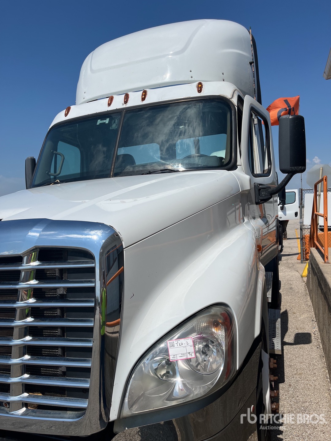 Photo of 2015 Freightliner CASCADIA 125