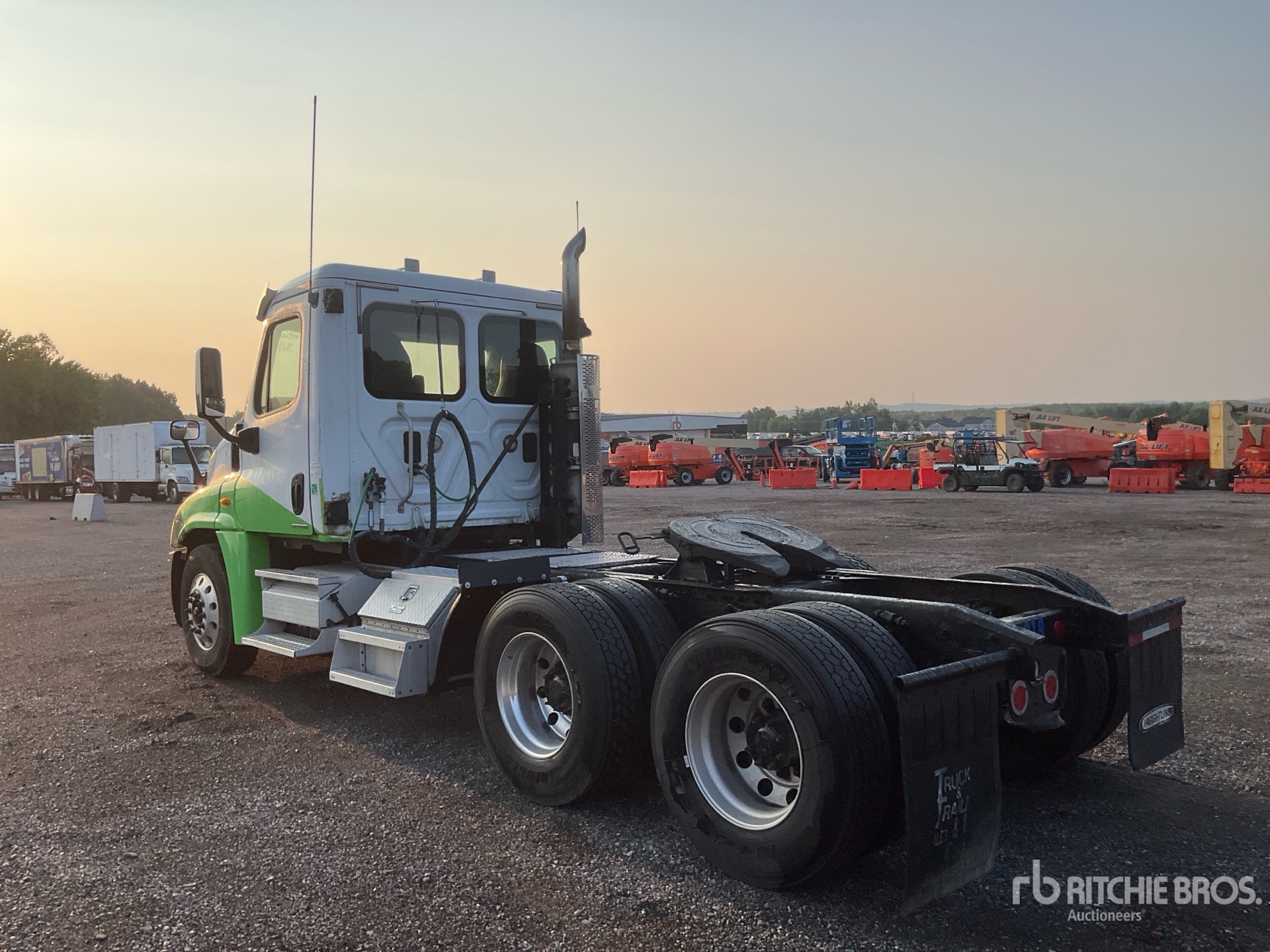 2010 Freightliner CASCADIA 125