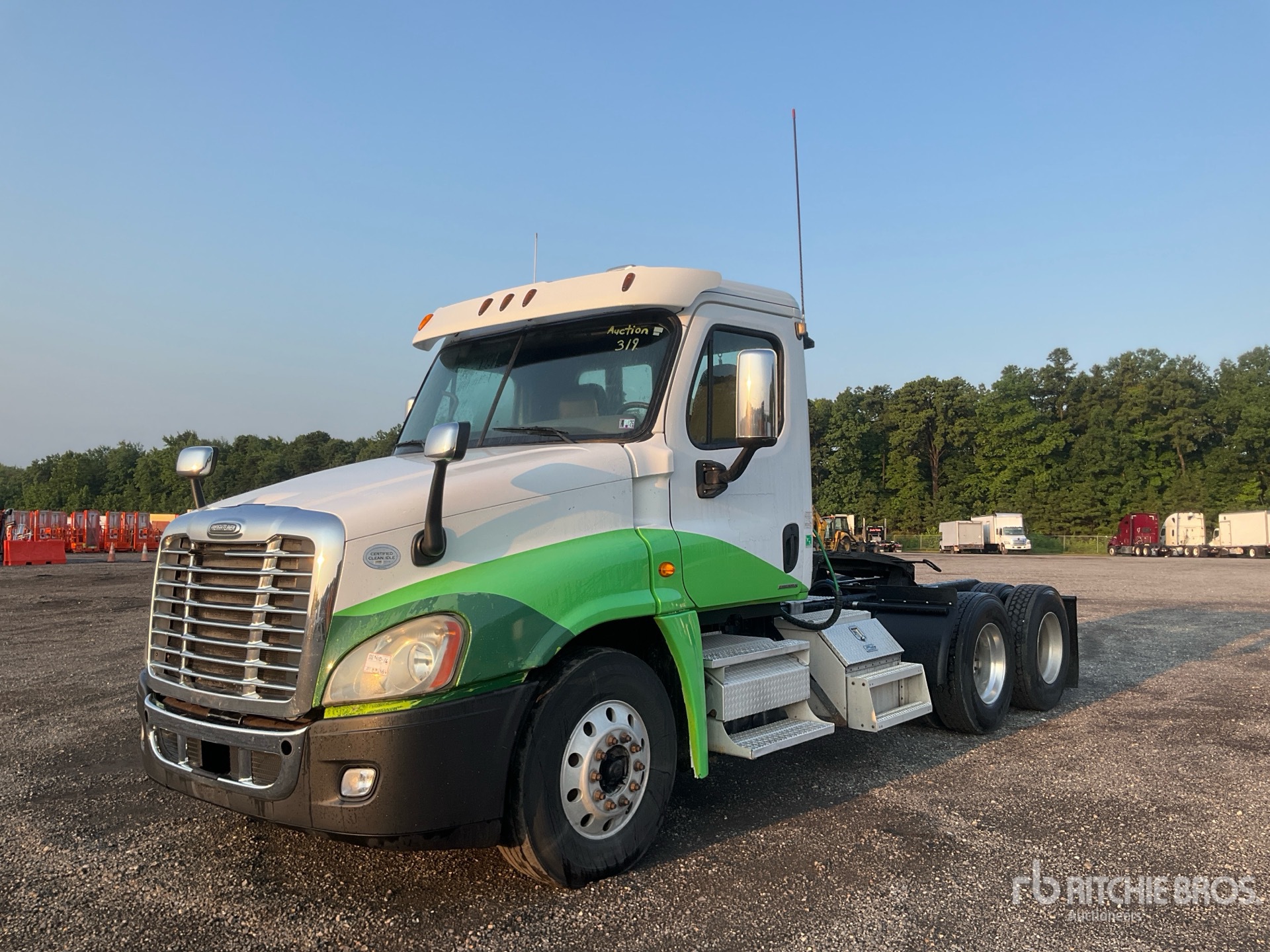 Photo of 2010 Freightliner CASCADIA 125