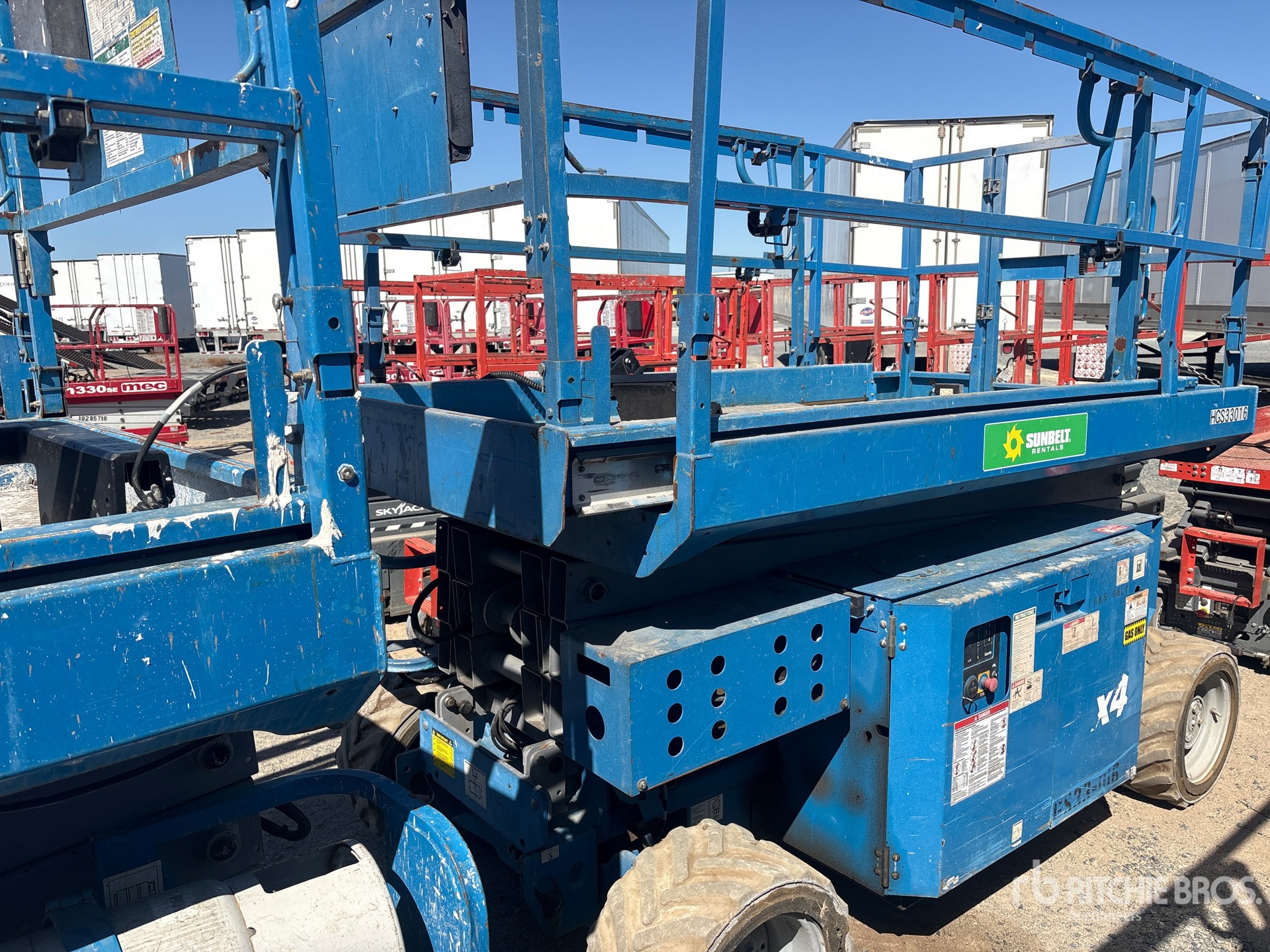 Photo of 2013 Genie GS-3369RT