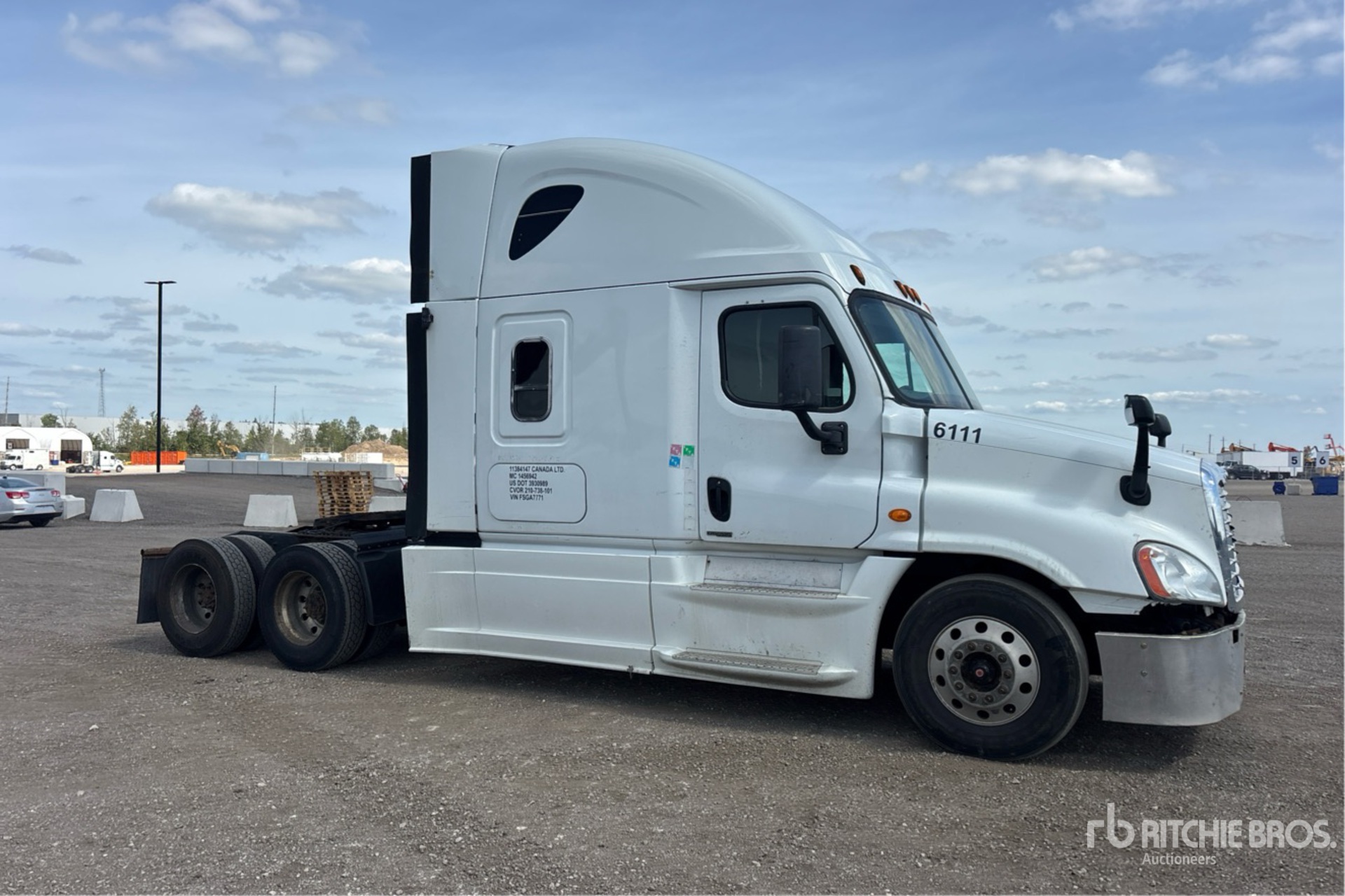 2015 Freightliner CASCADIA 125
