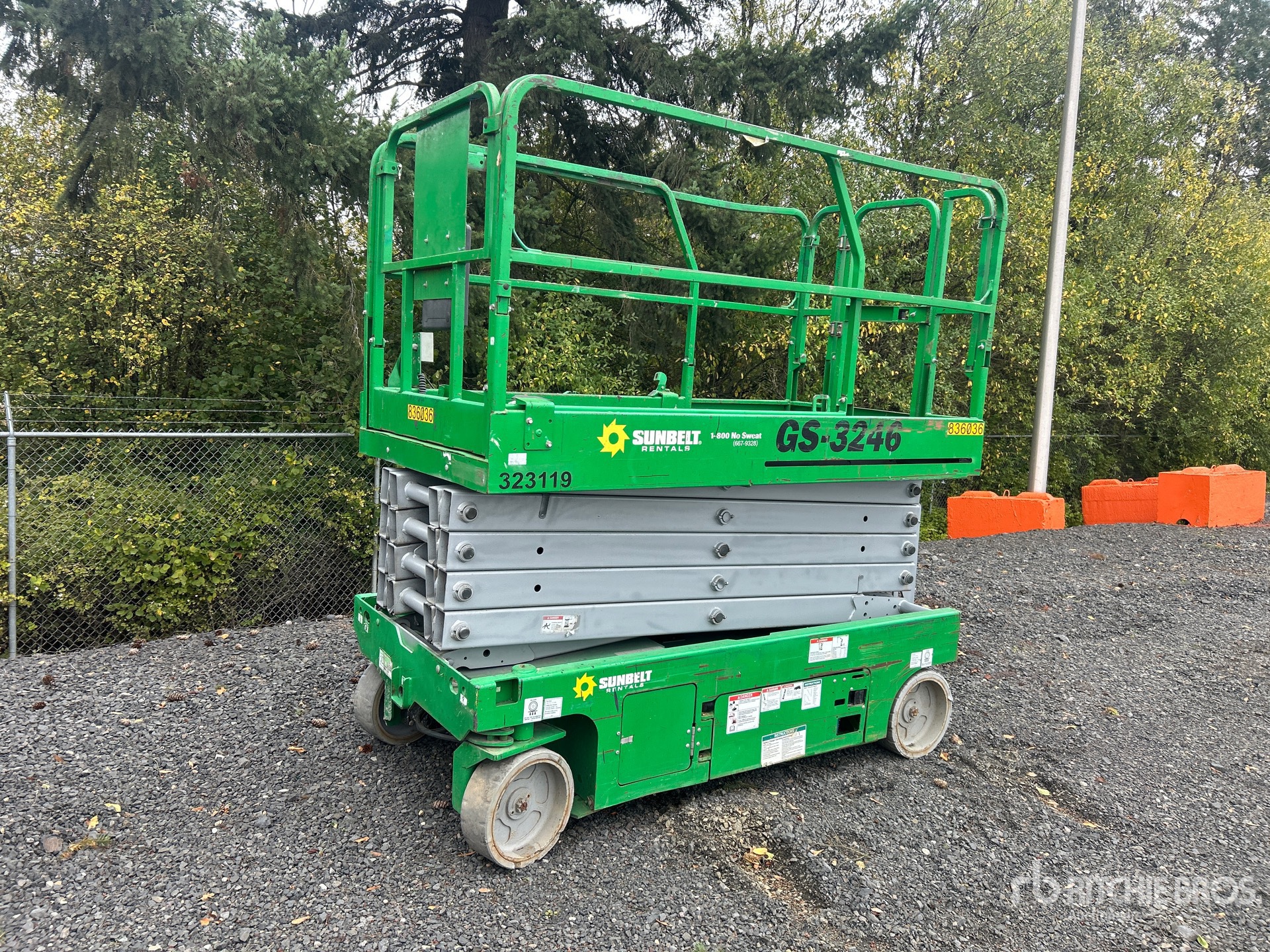 2016 Genie GS-3246