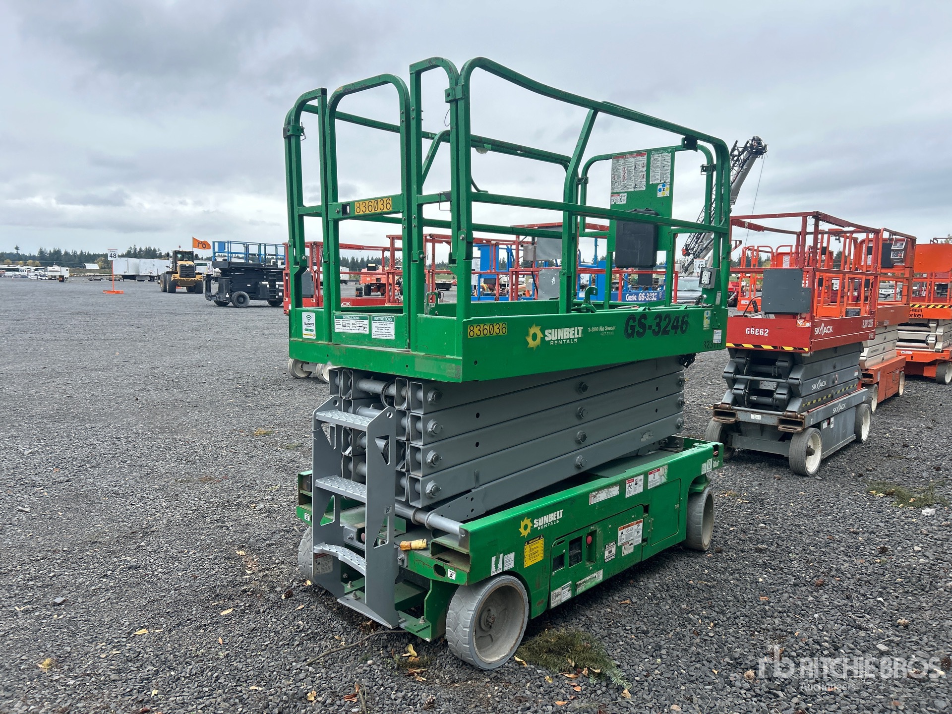 2016 Genie GS-3246