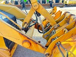 Chassis with Tilt Linkage