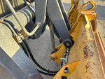 Chassis with Kipp-Gestängebolzen und -lager