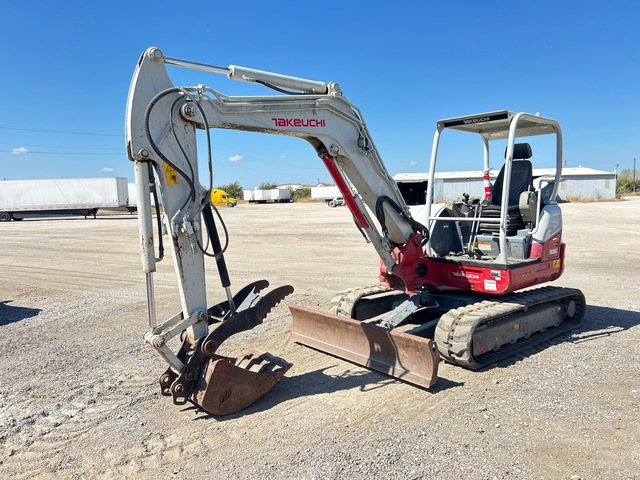 2022 Takeuchi TB260 Mini Excavator