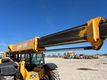 Hydraulics with Vérins de flèche télescopiques