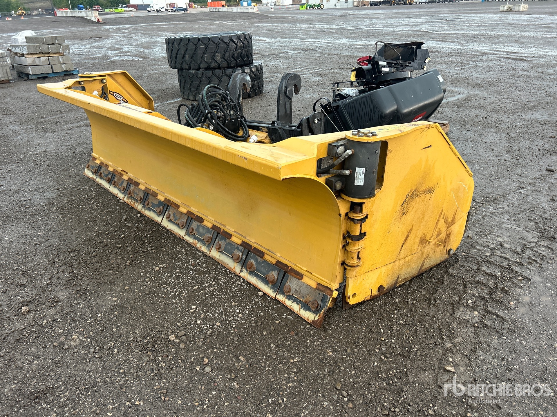 Photo of 2023 Hla Snow 4203W