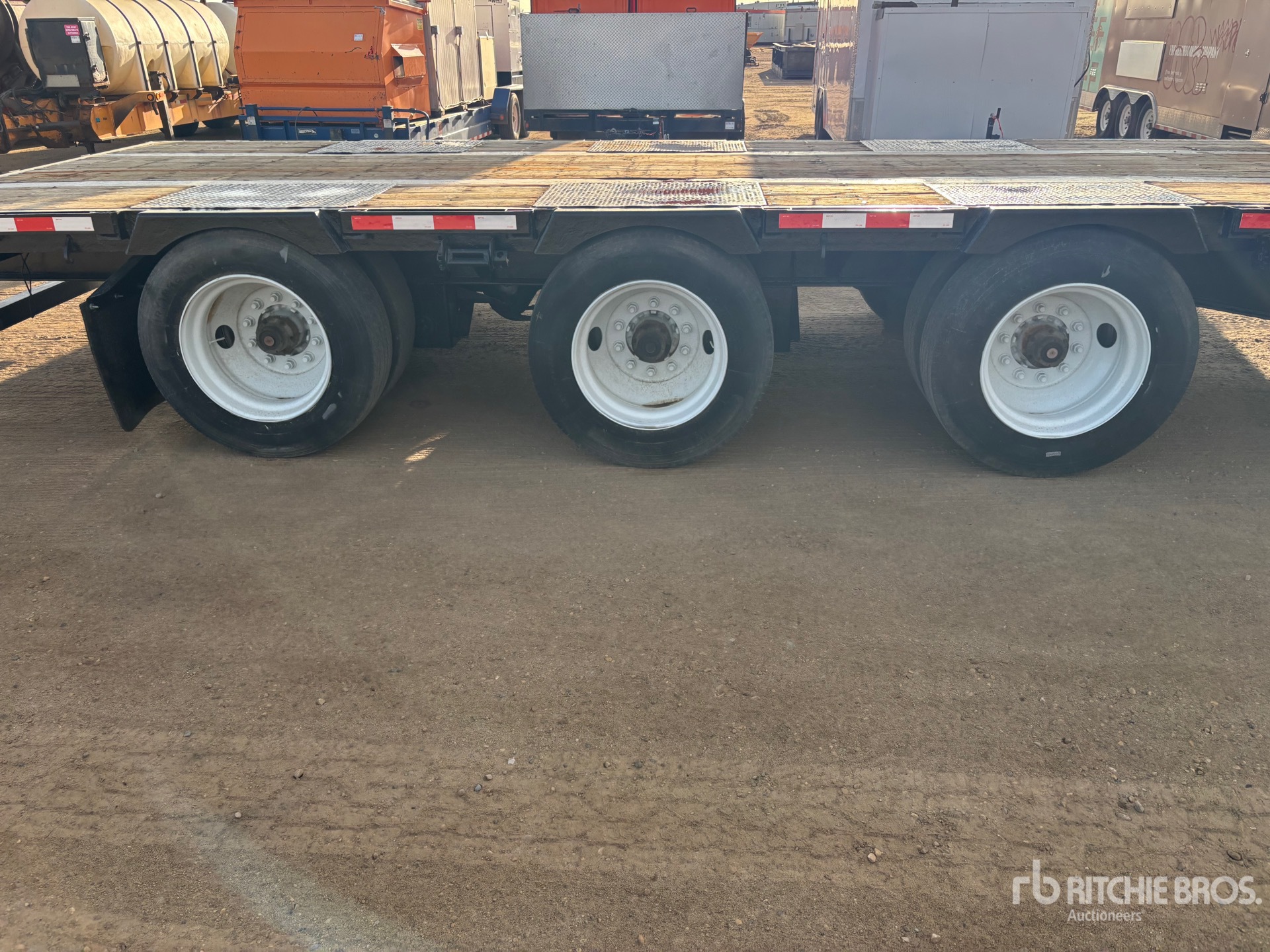 2013 Manac 53 FT TRI/A