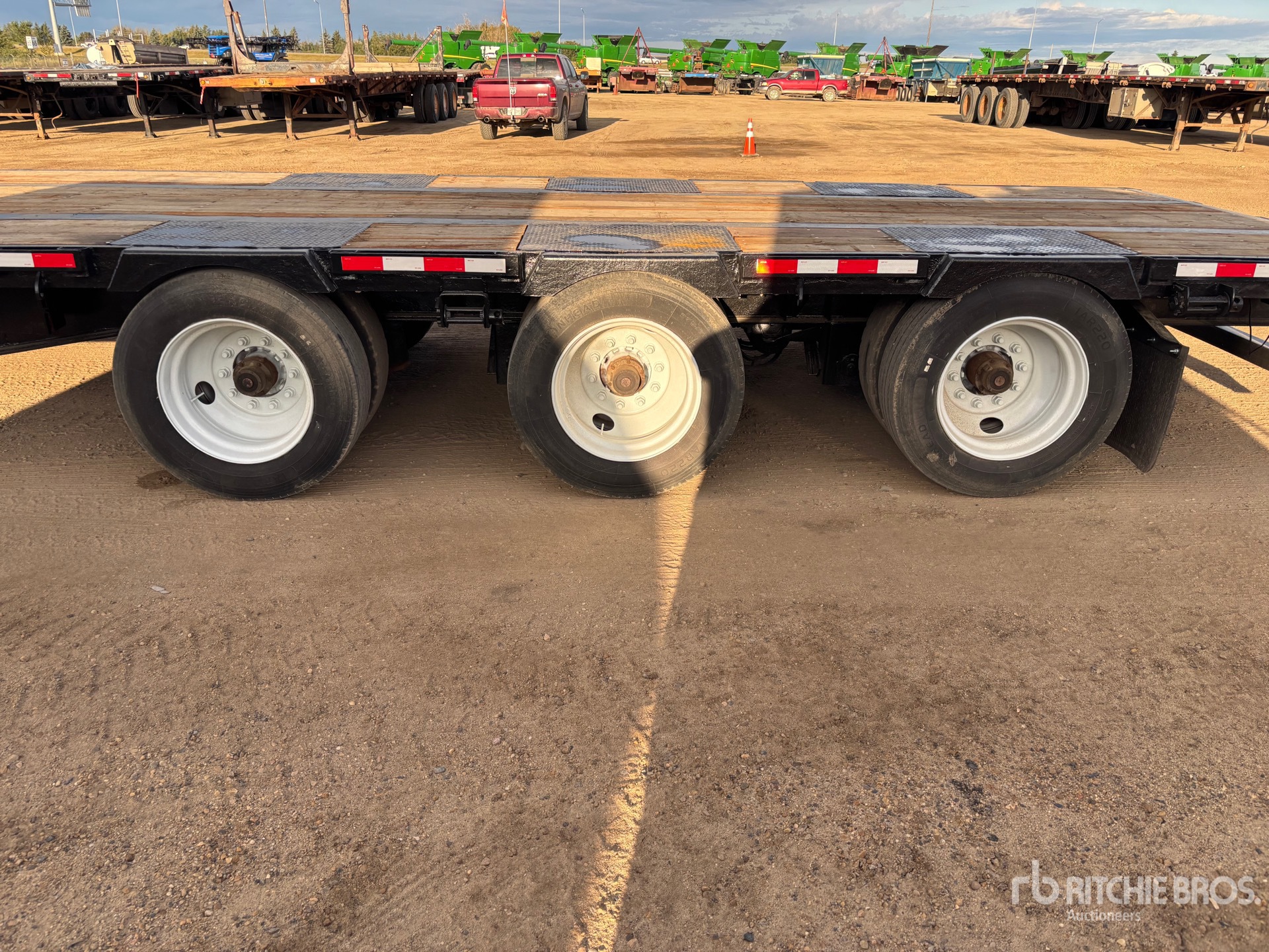 2013 Manac 53 FT TRI/A