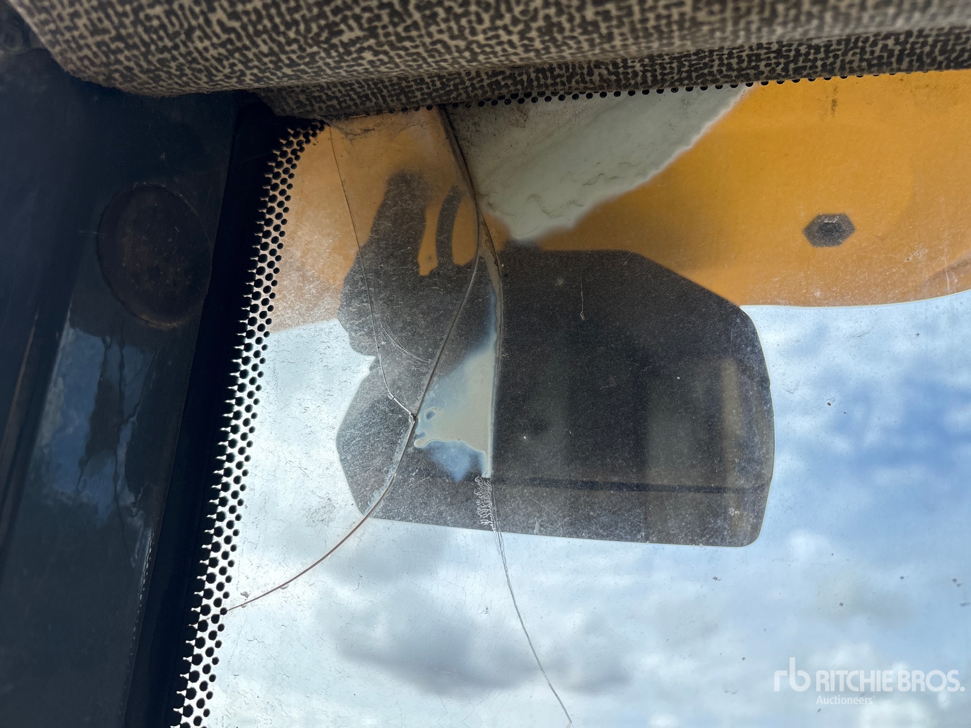 2007 Komatsu WB146-5