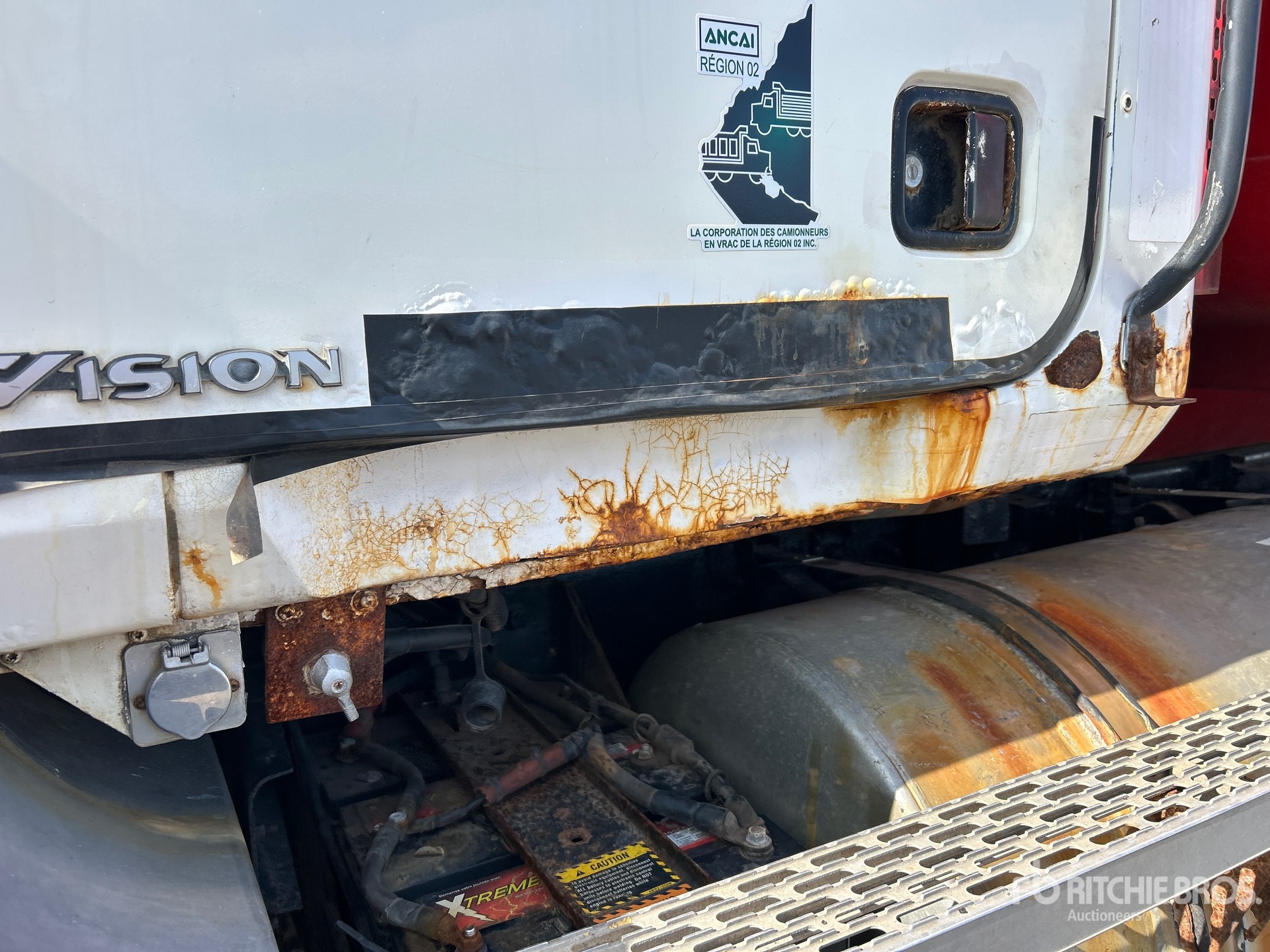 2004 Mack CX613