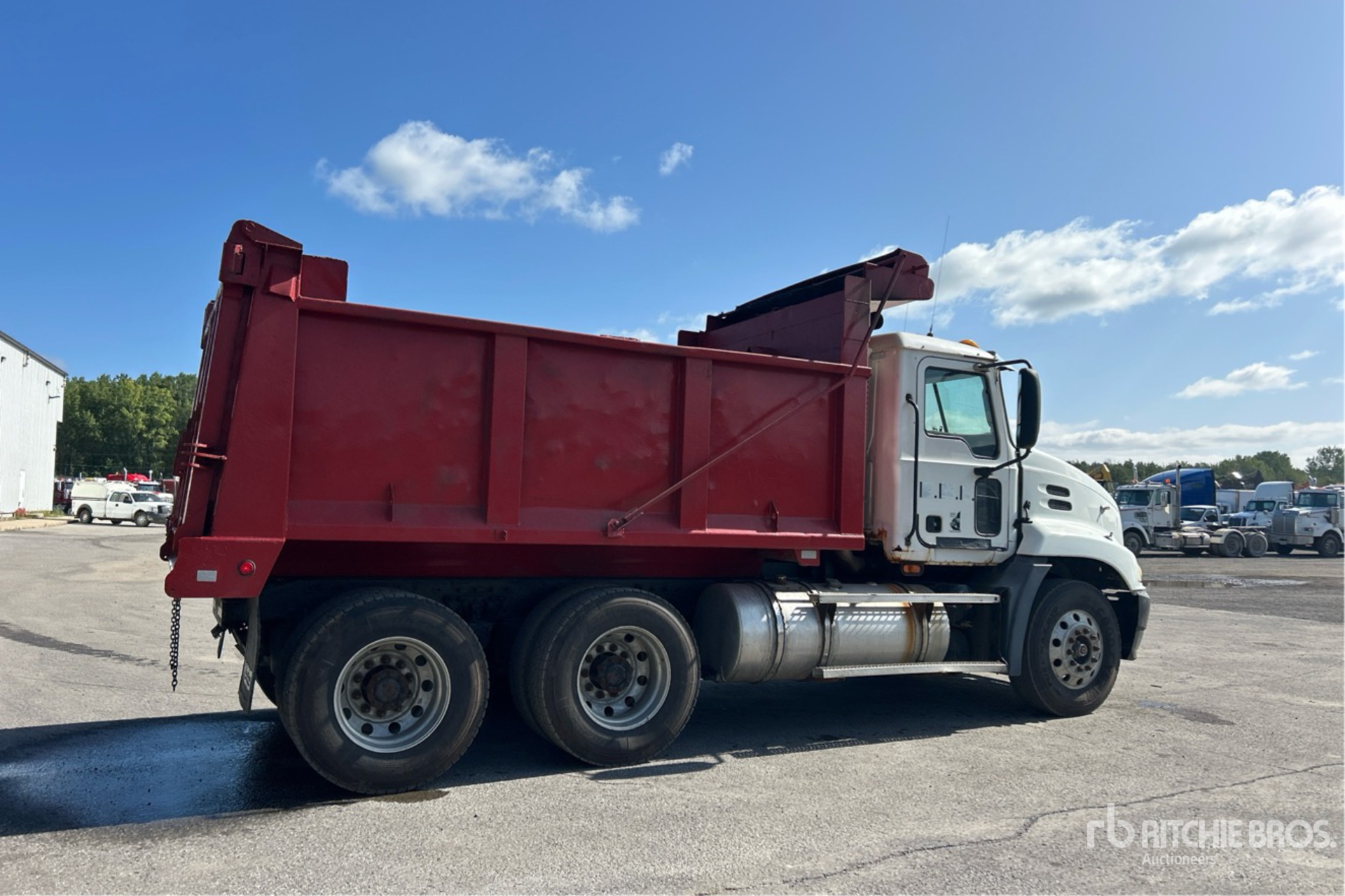 2004 Mack CX613