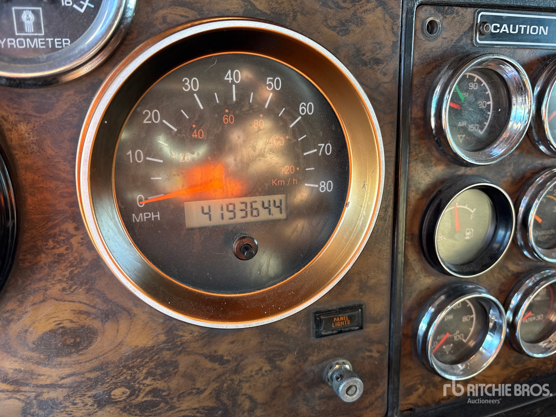 1999 Kenworth T800