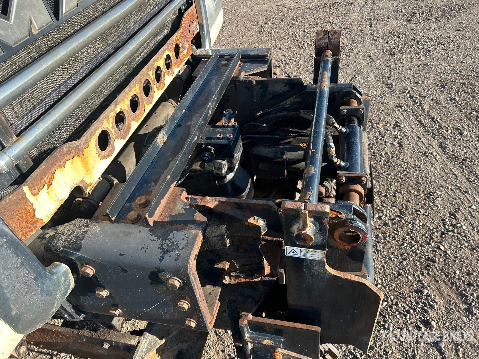 2013 Mack GU713