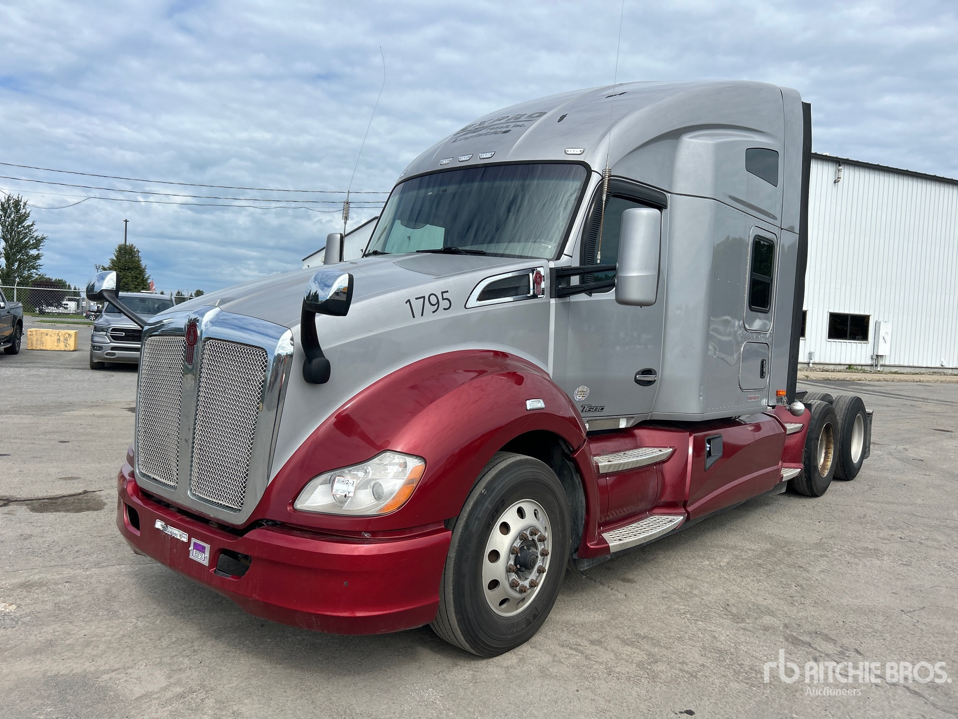 Photo of 2017 Kenworth T680